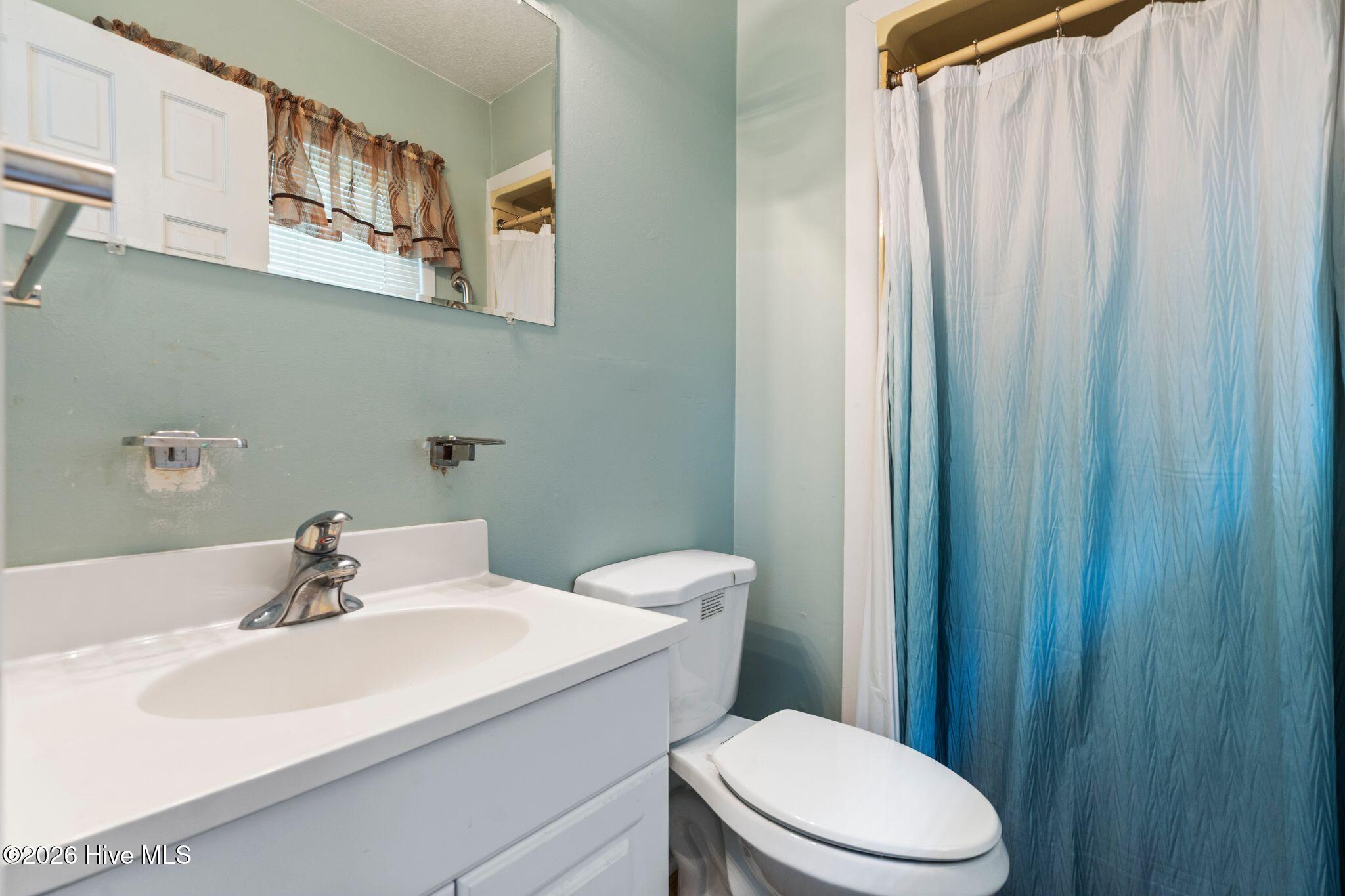 414 Thomas Drive Property Photo 14