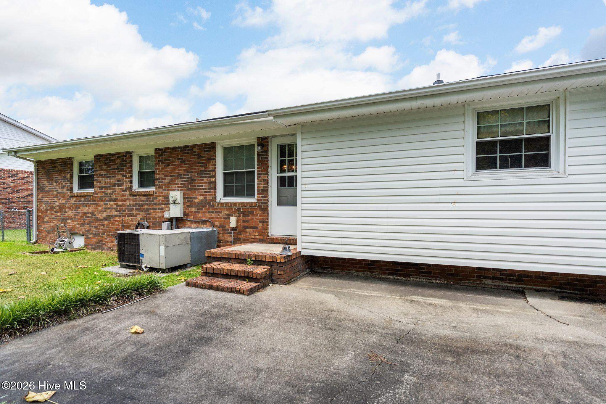 414 Thomas Drive Property Photo 26