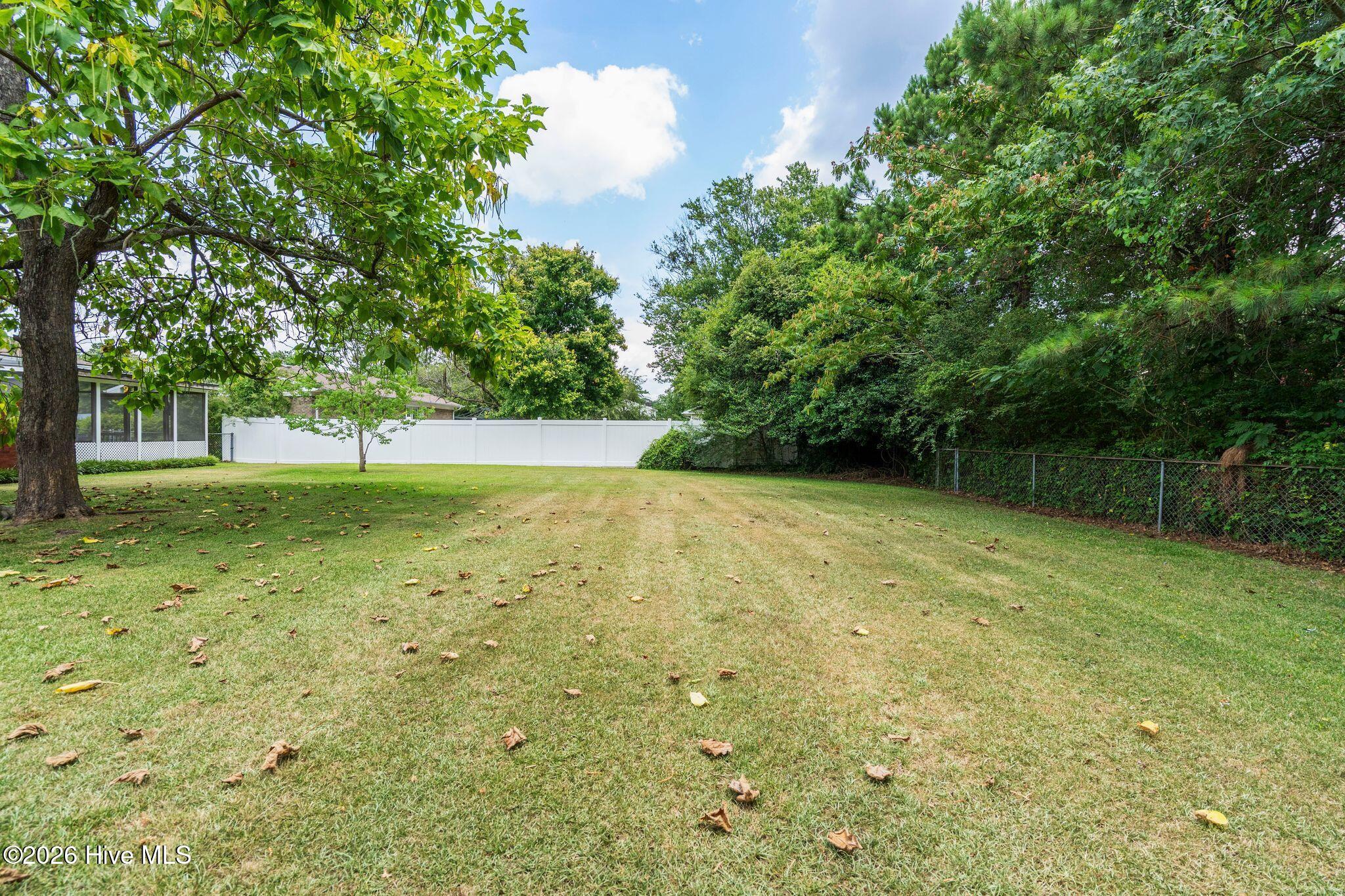 414 Thomas Drive Property Photo 32