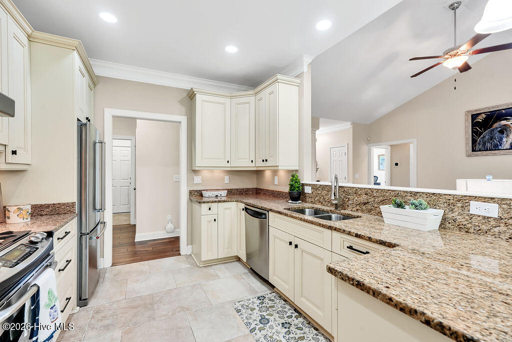 1016 Ginger Lily Way Property Photo 12
