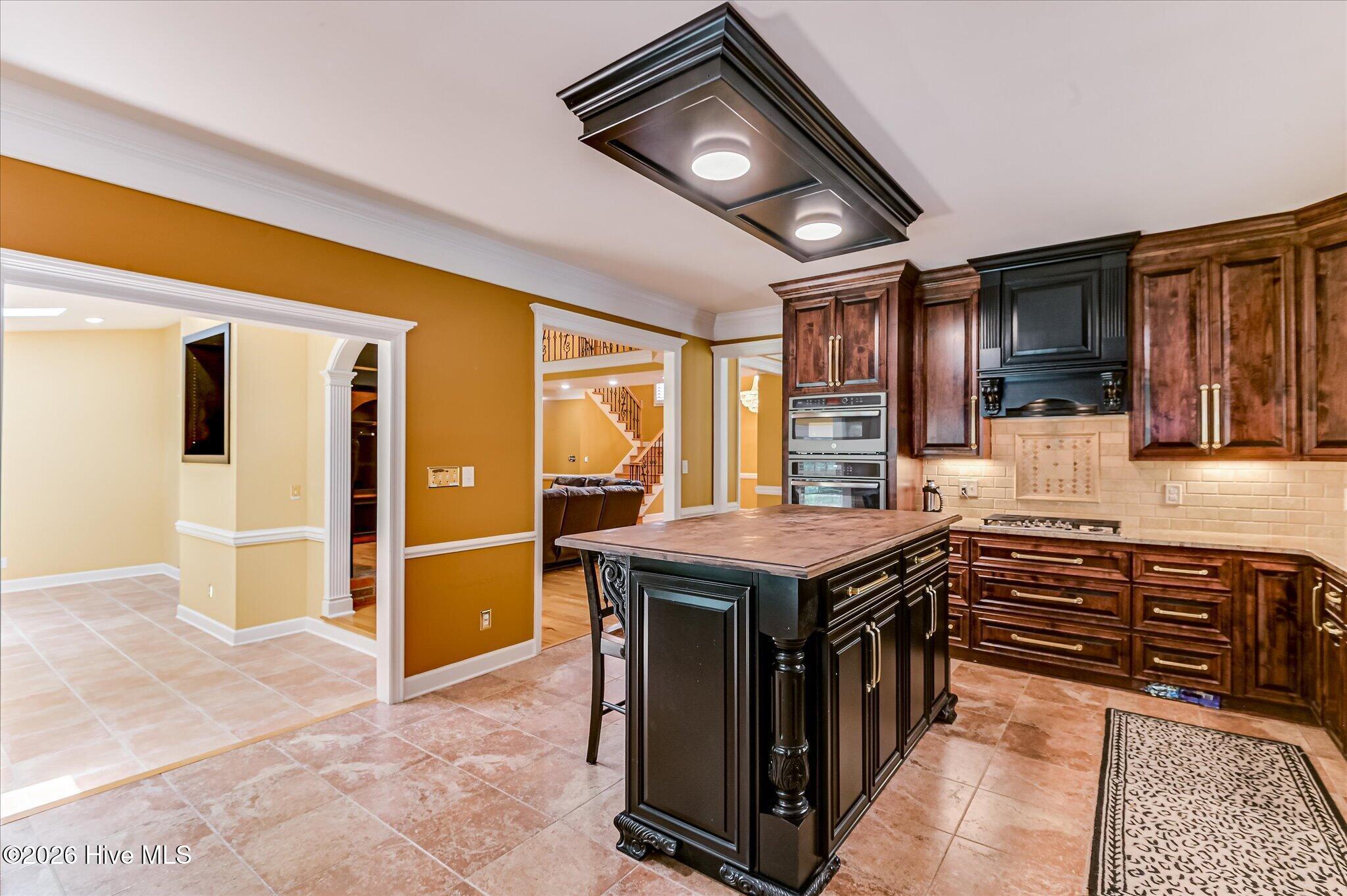 723 Wood Valley Road Property Photo 19