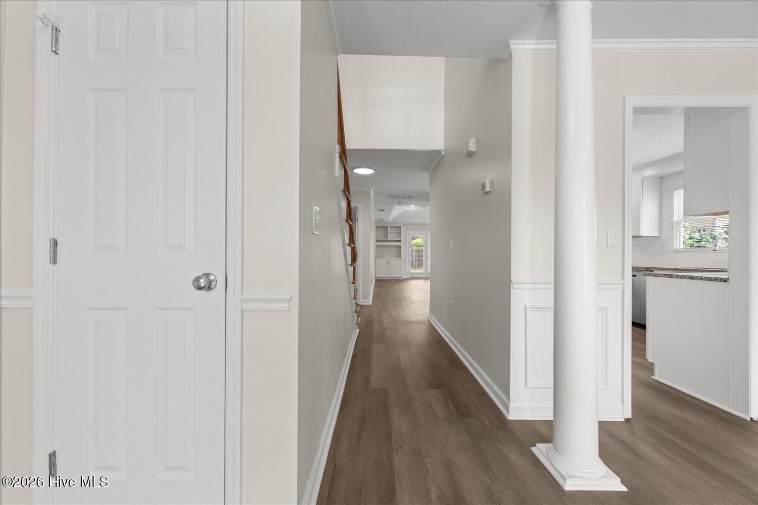 2622 Chaucer Drive Property Photo 8