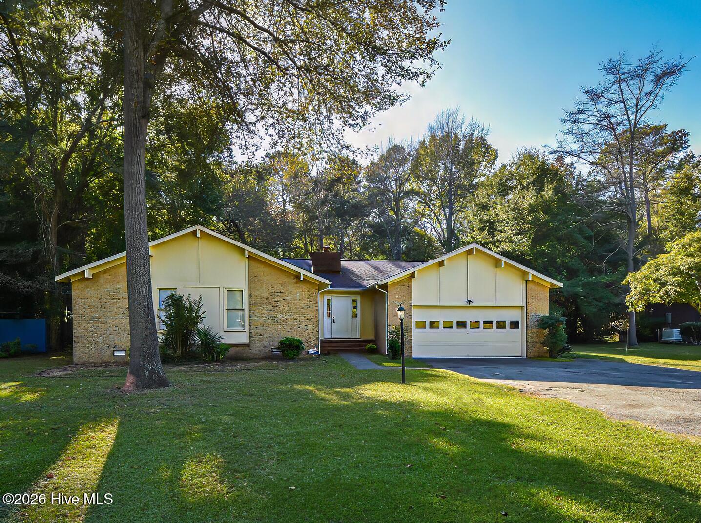 1504 Darby Place Property Photo 2