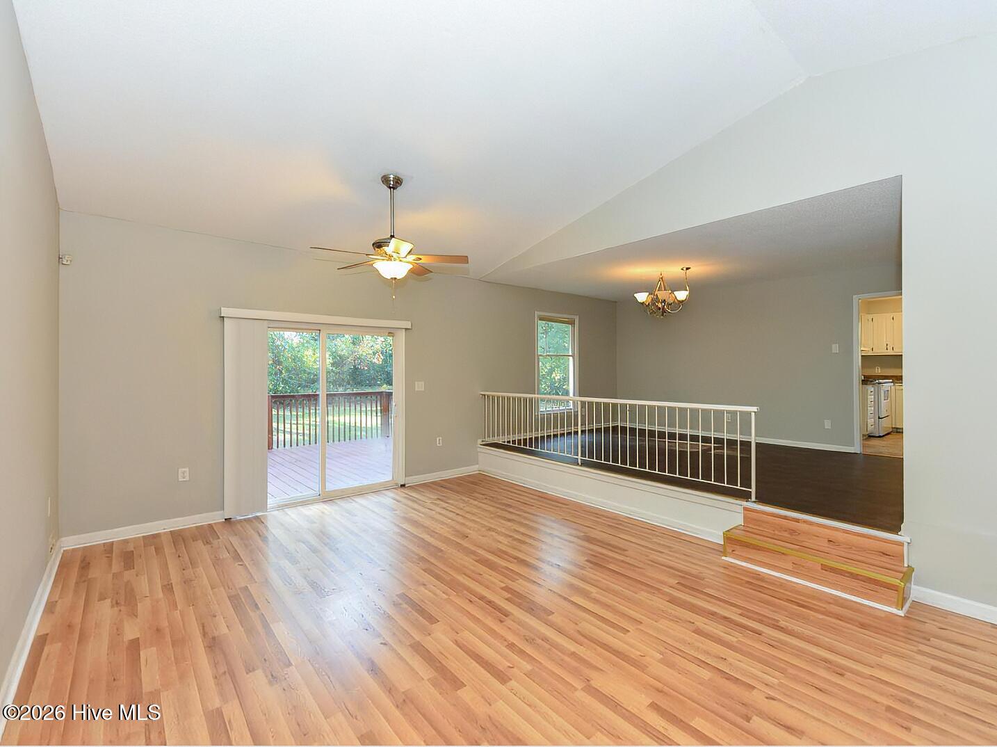 1504 Darby Place Property Photo 3