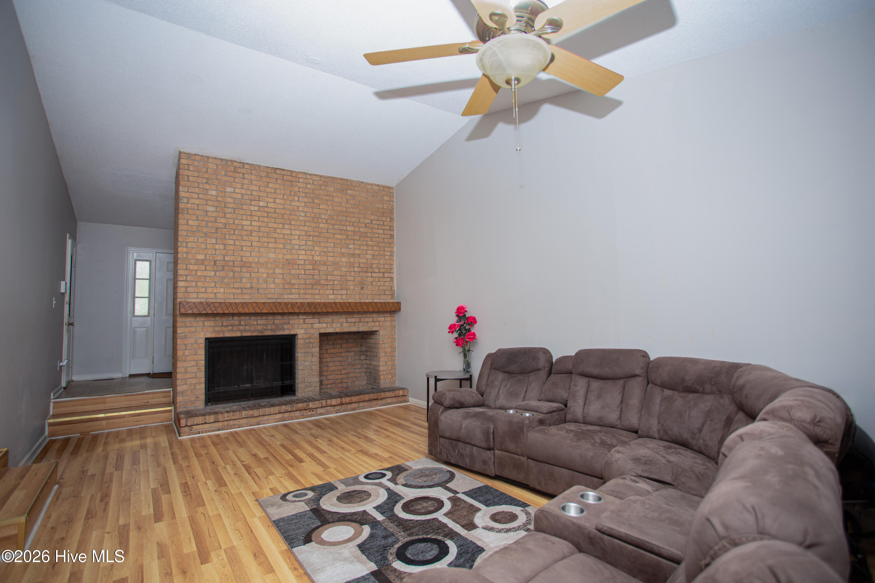 1504 Darby Place Property Photo 4