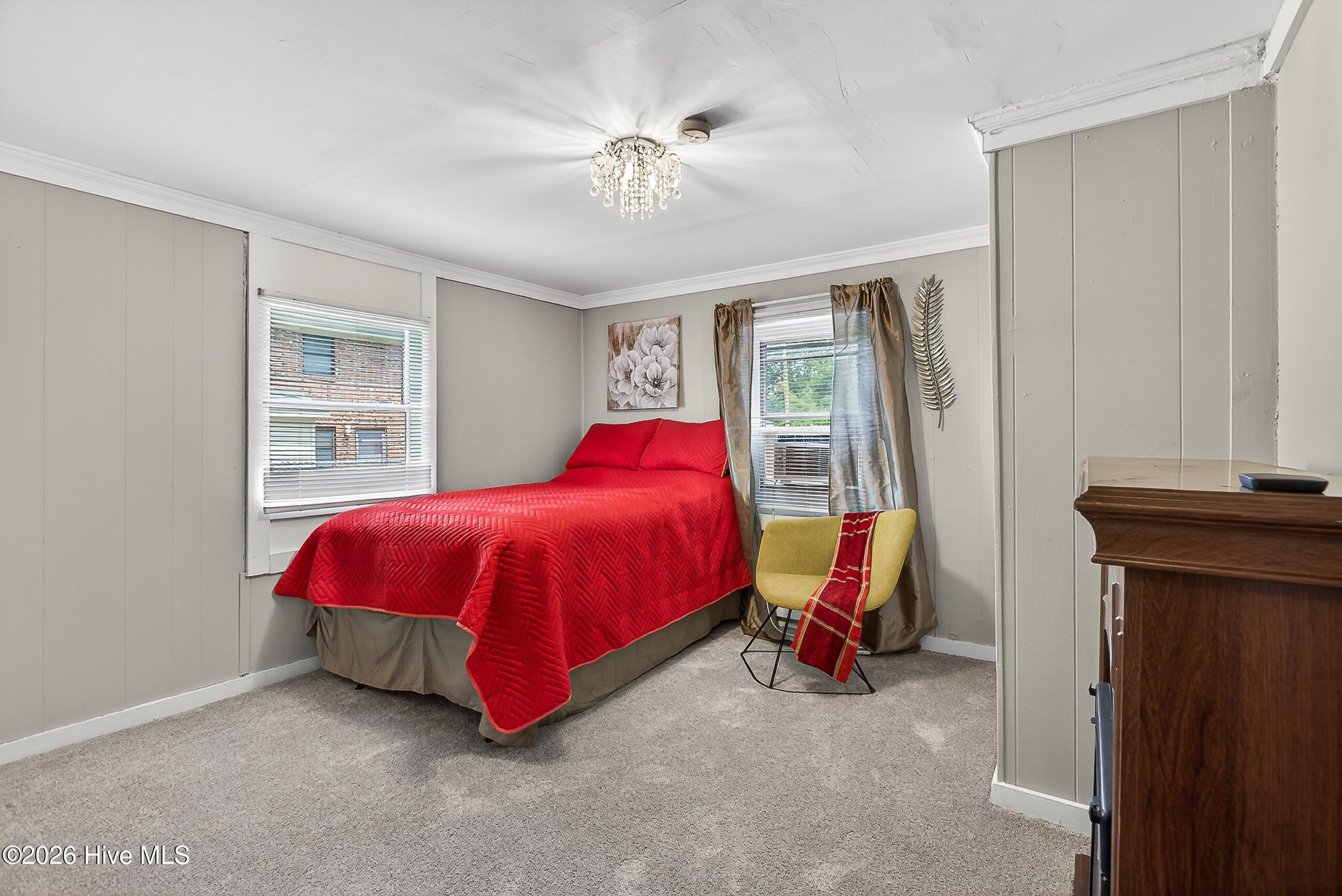 109 E South Street Property Photo 13