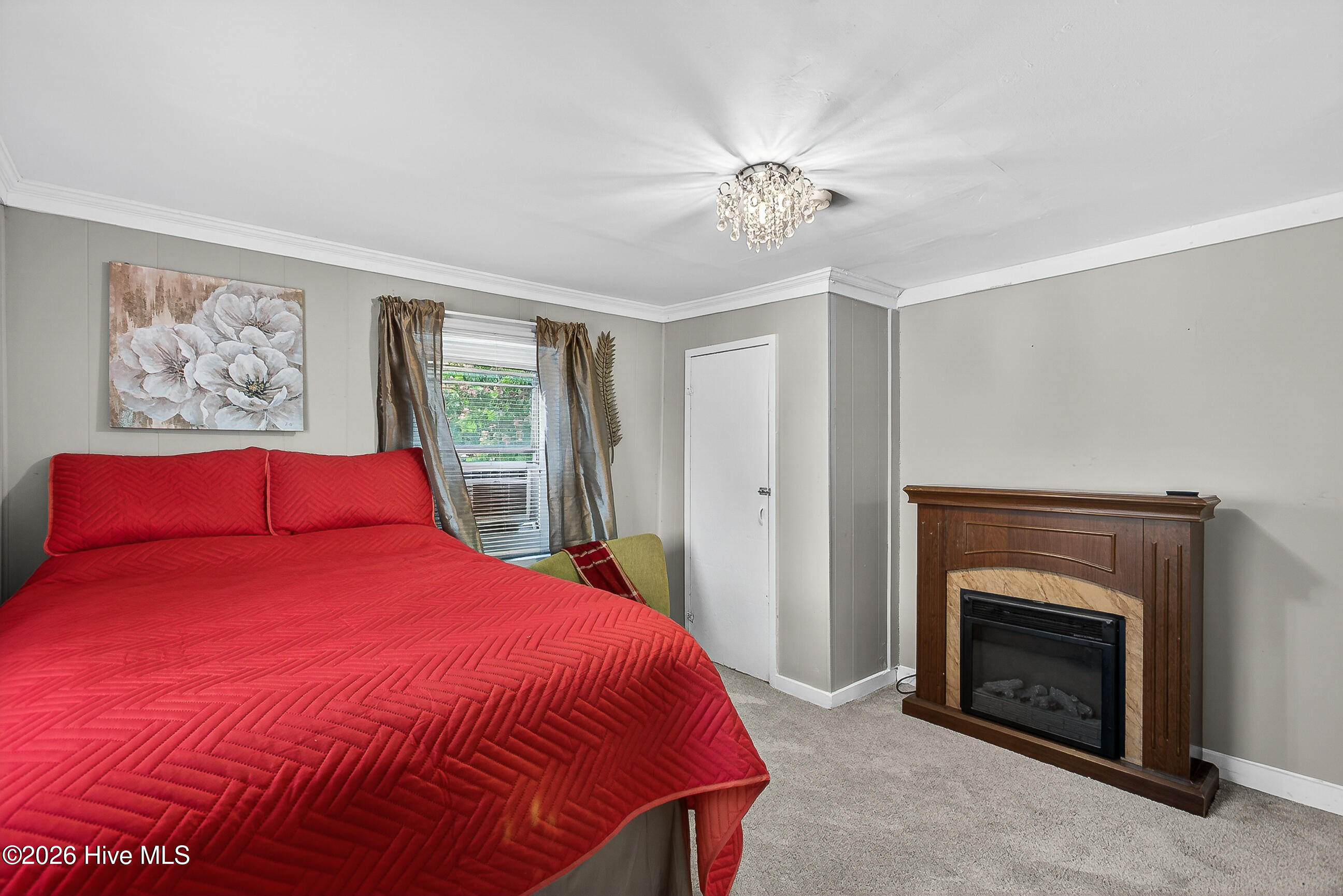 109 E South Street Property Photo 14