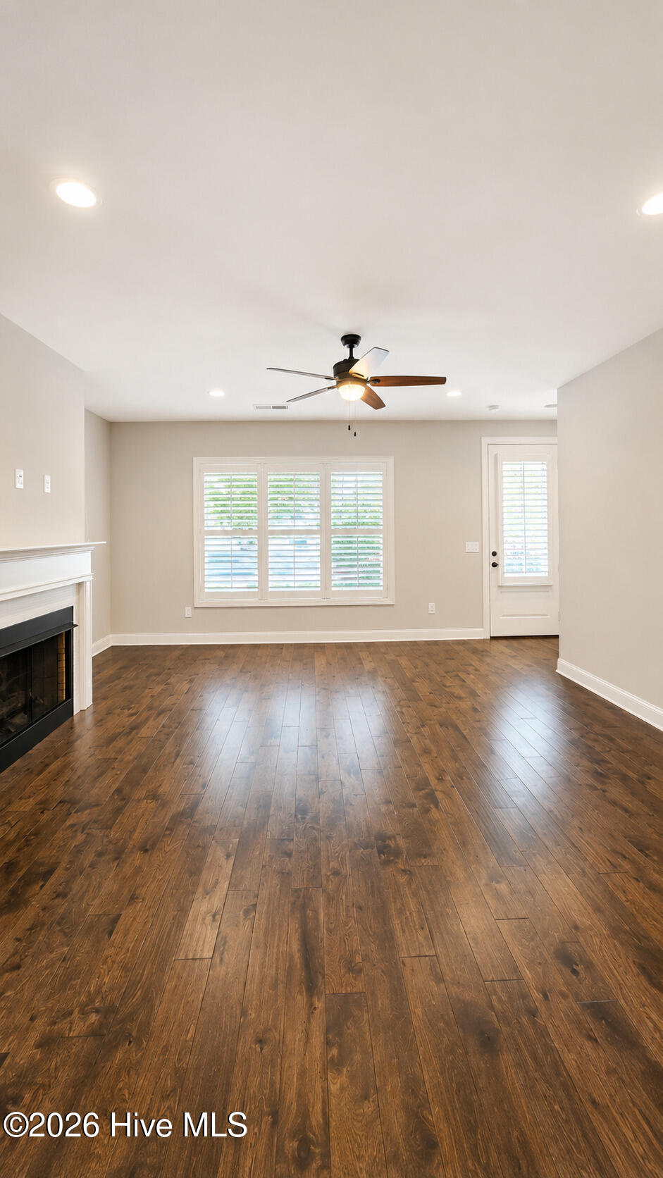 129 Pinebranch Court Property Photo 3