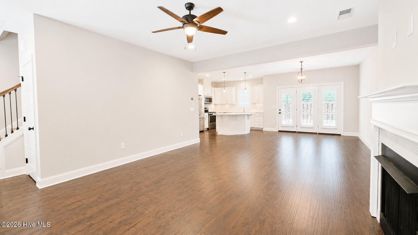 129 Pinebranch Court Property Photo 4