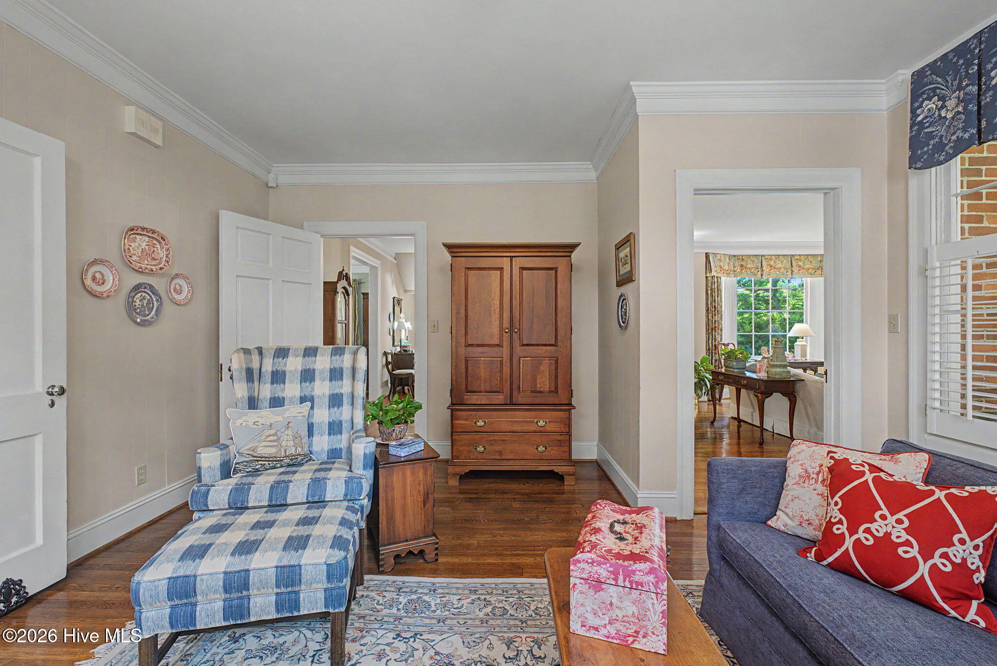 2521 Walton Way Property Photo 19