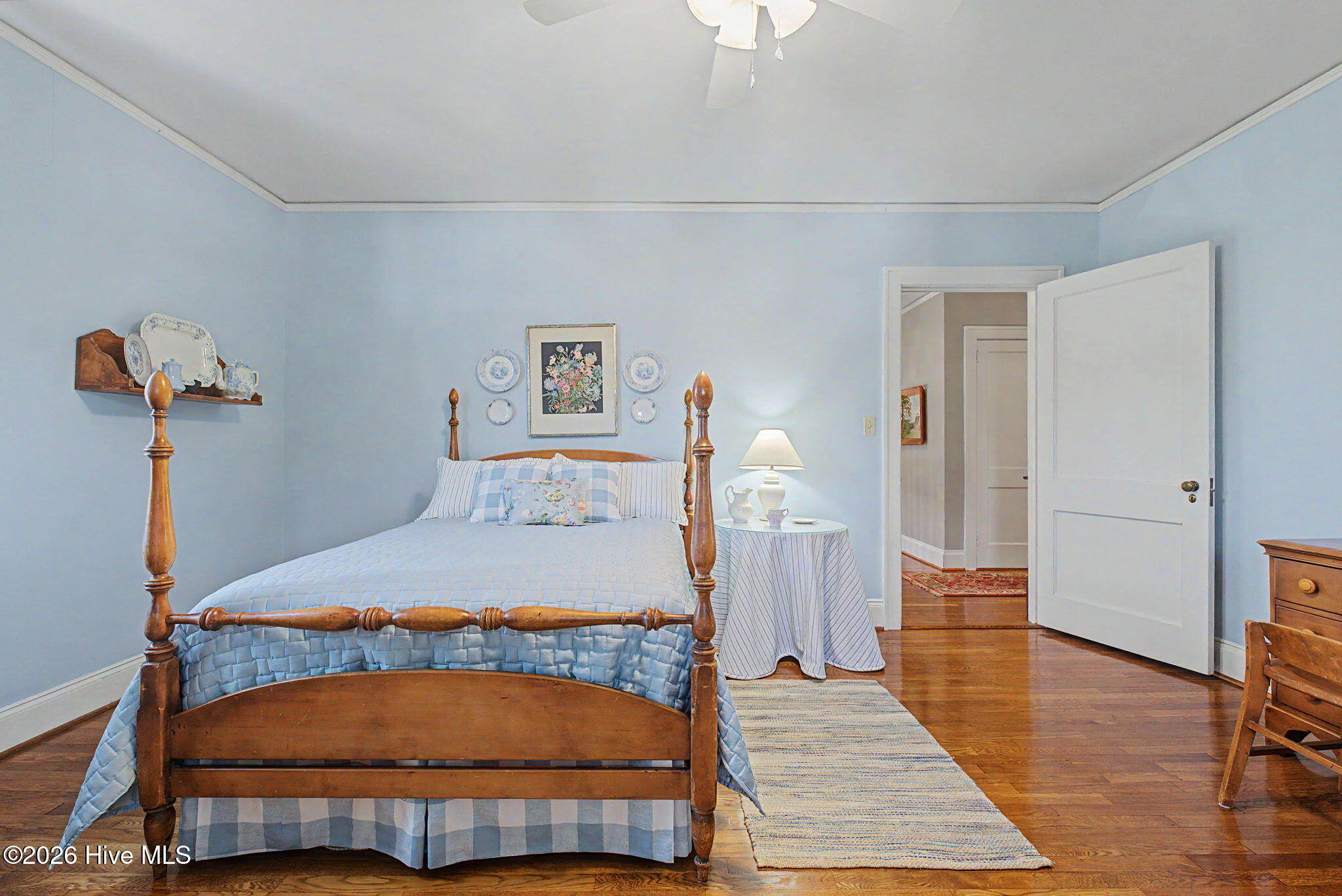 2521 Walton Way Property Photo 26