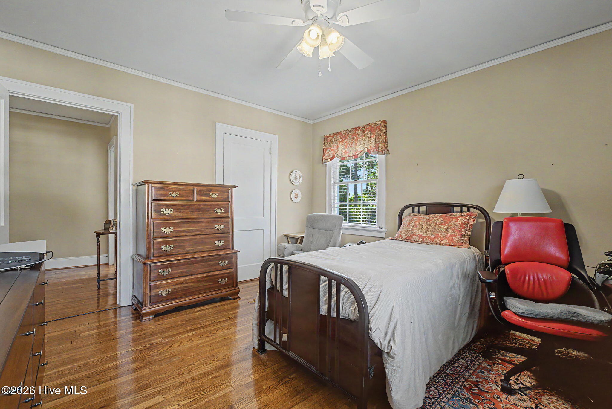 2521 Walton Way Property Photo 29