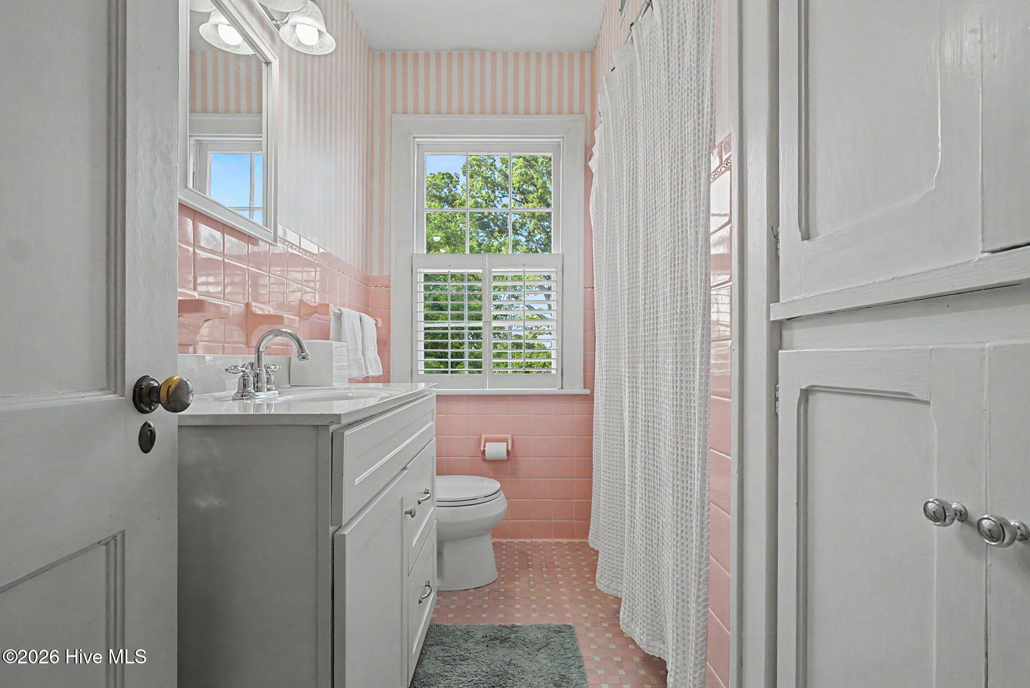 2521 Walton Way Property Photo 30