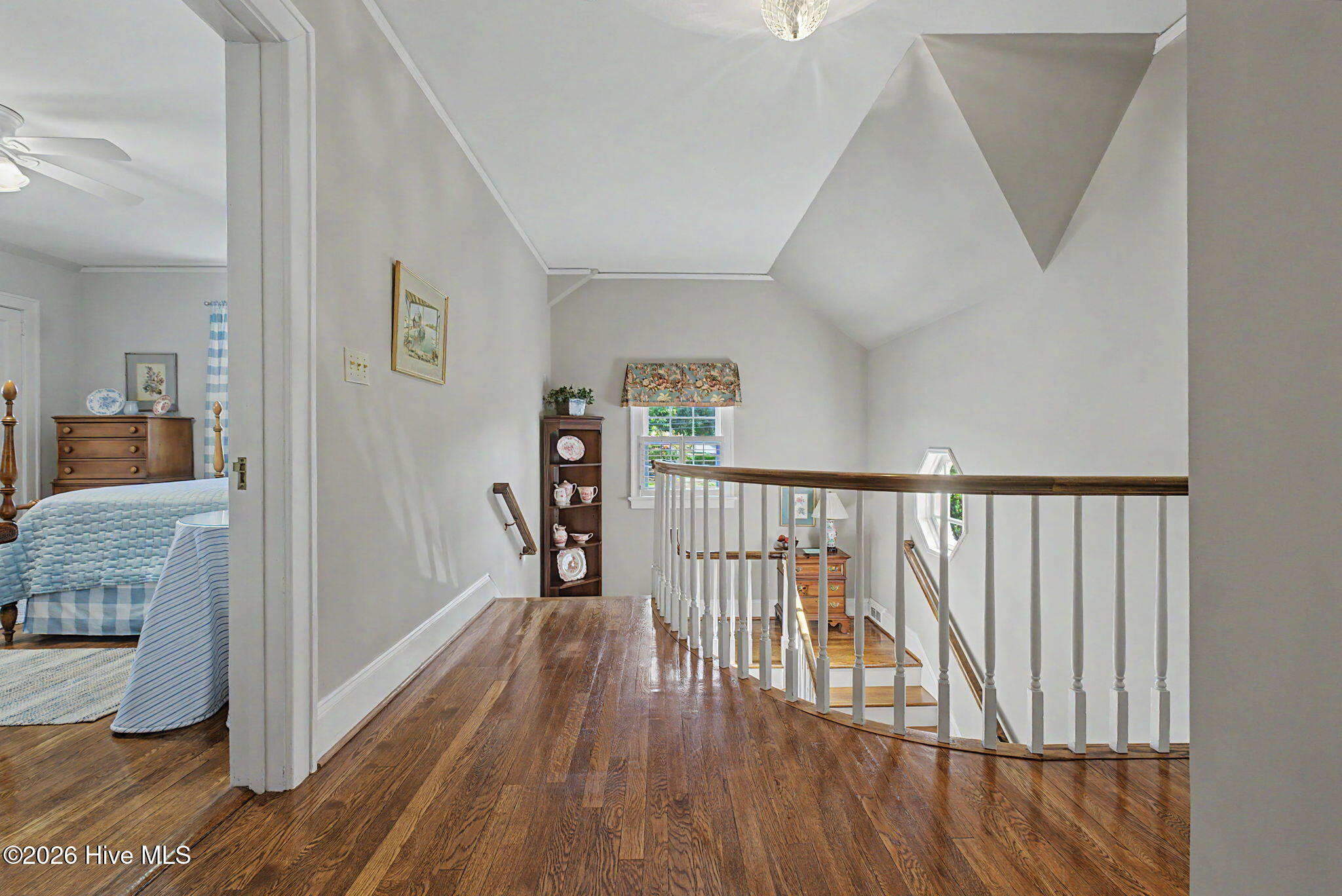 2521 Walton Way Property Photo 31