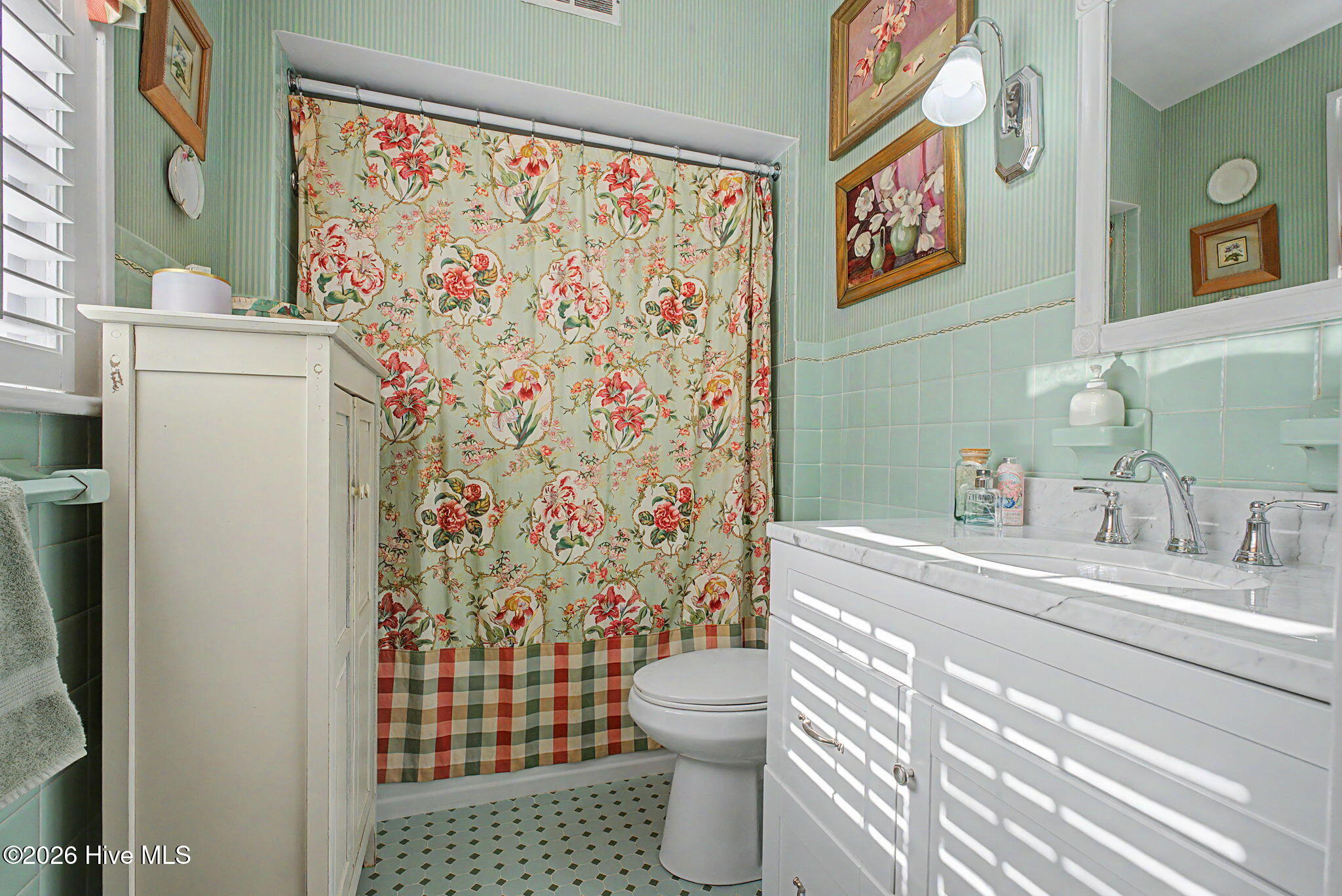 2521 Walton Way Property Photo 37