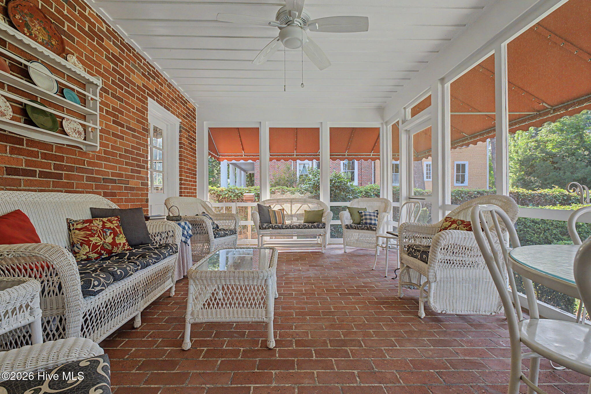 2521 Walton Way Property Photo 38