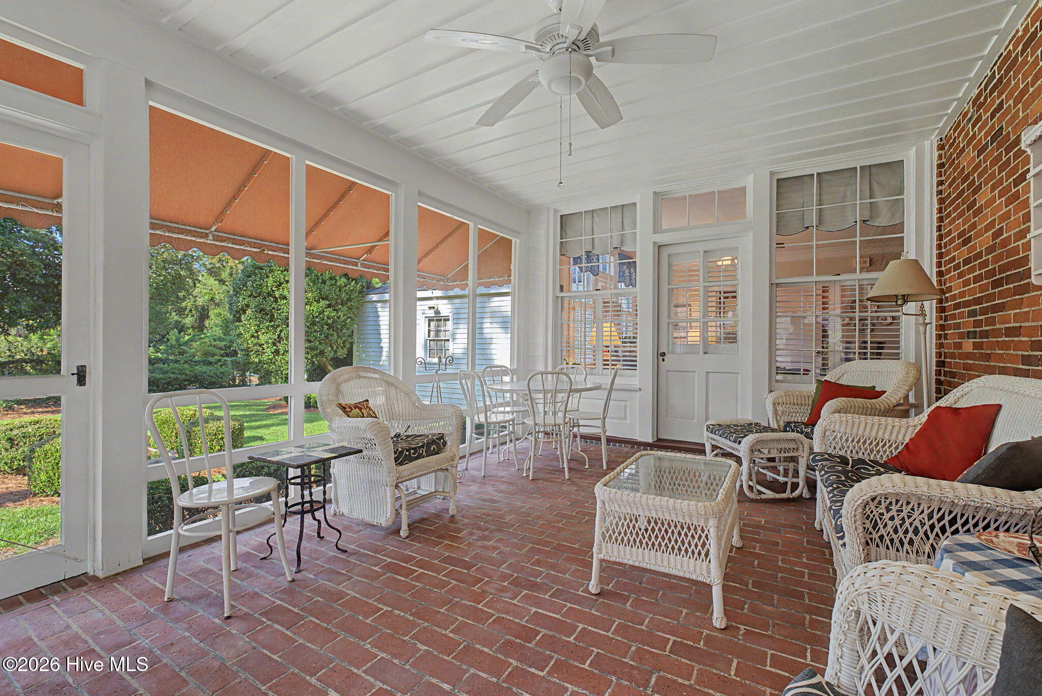 2521 Walton Way Property Photo 39