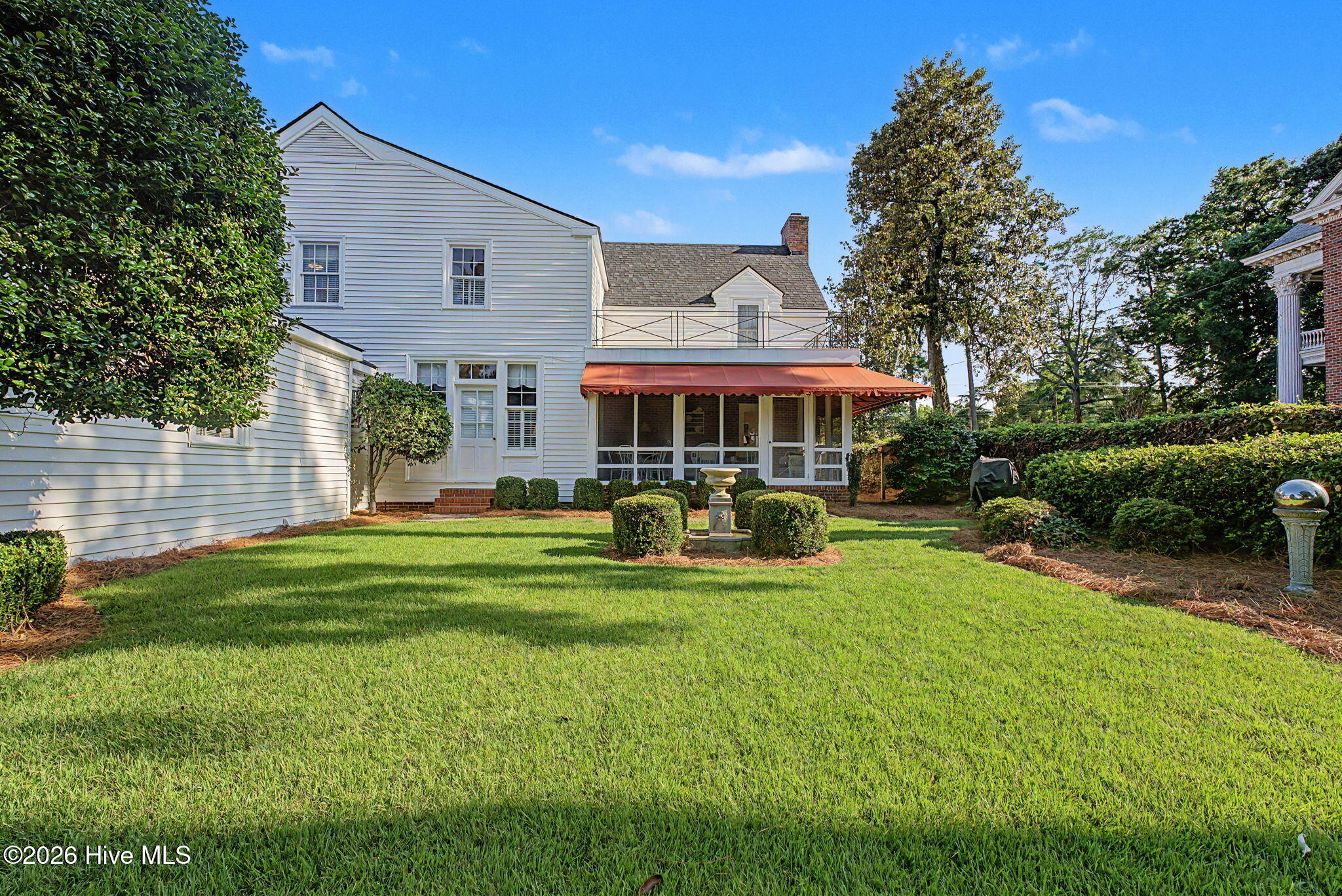 2521 Walton Way Property Photo 40