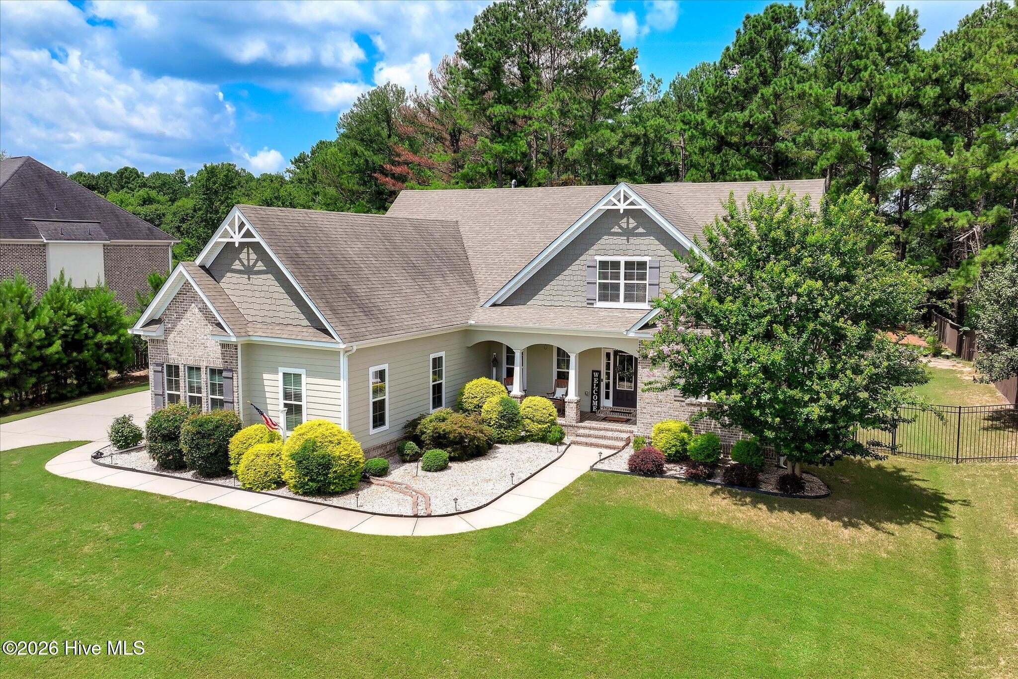 629 Emerald Crossing Property Photo 2