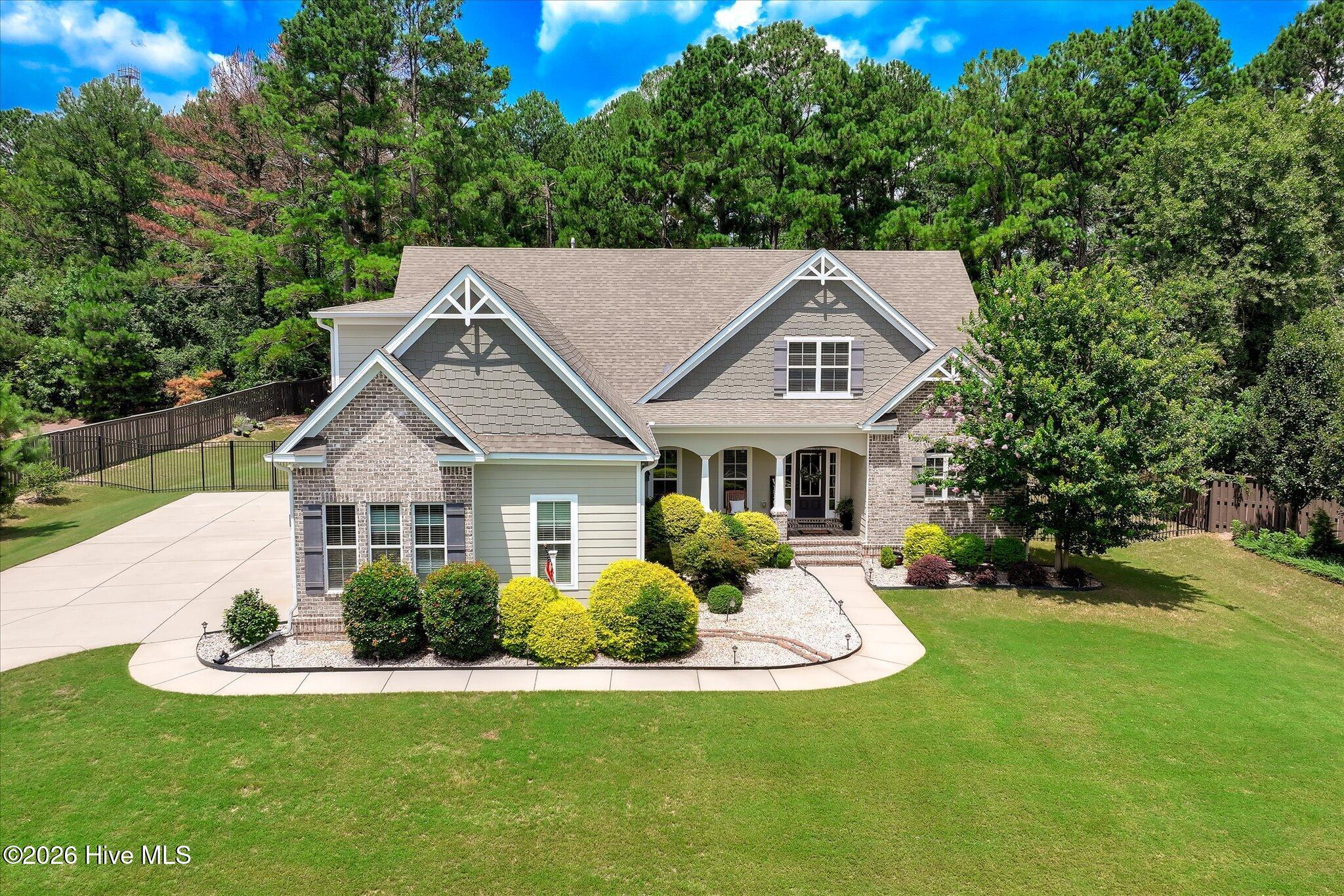 629 Emerald Crossing Property Photo 3