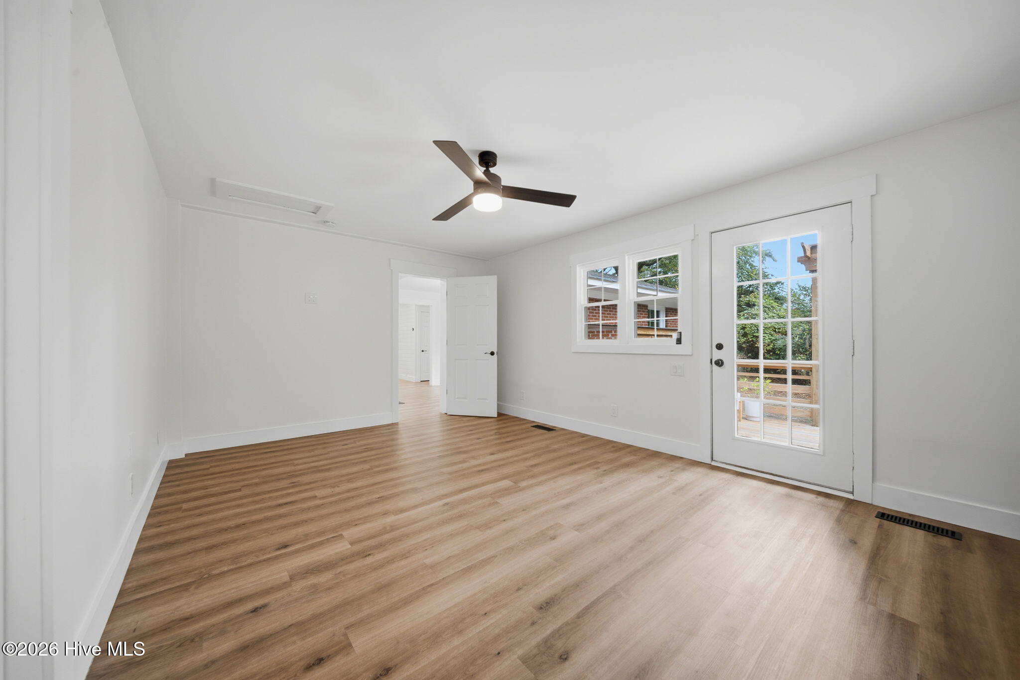 212 Wood Dale Drive Property Photo 18