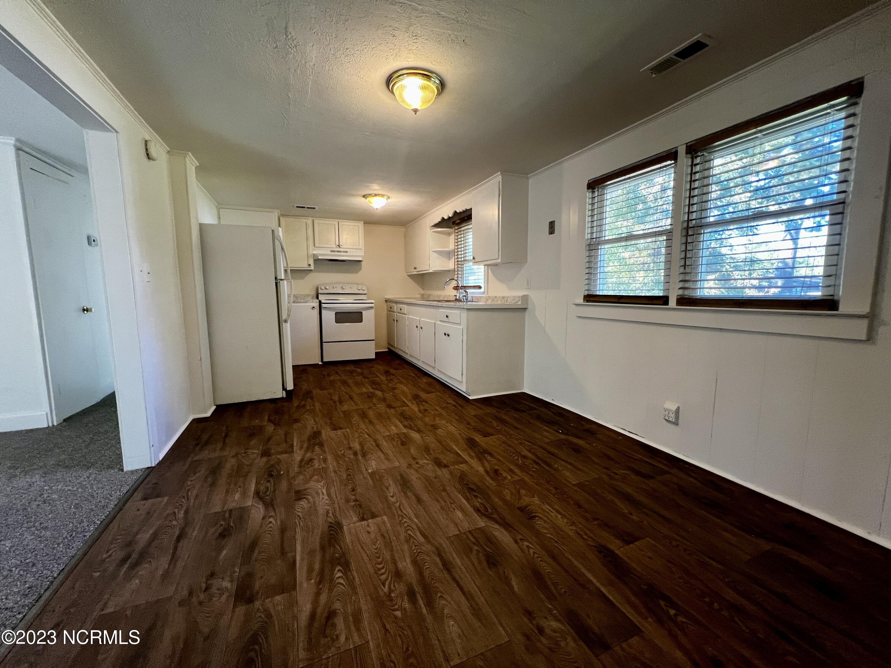 109 Burlington Drive Property Photo 4