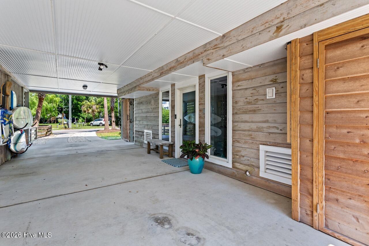 202 Live Oak Drive Property Photo 5