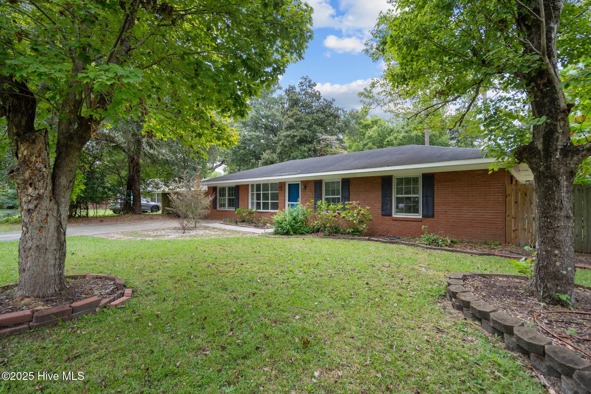 233 Buff Circle Property Photo 1