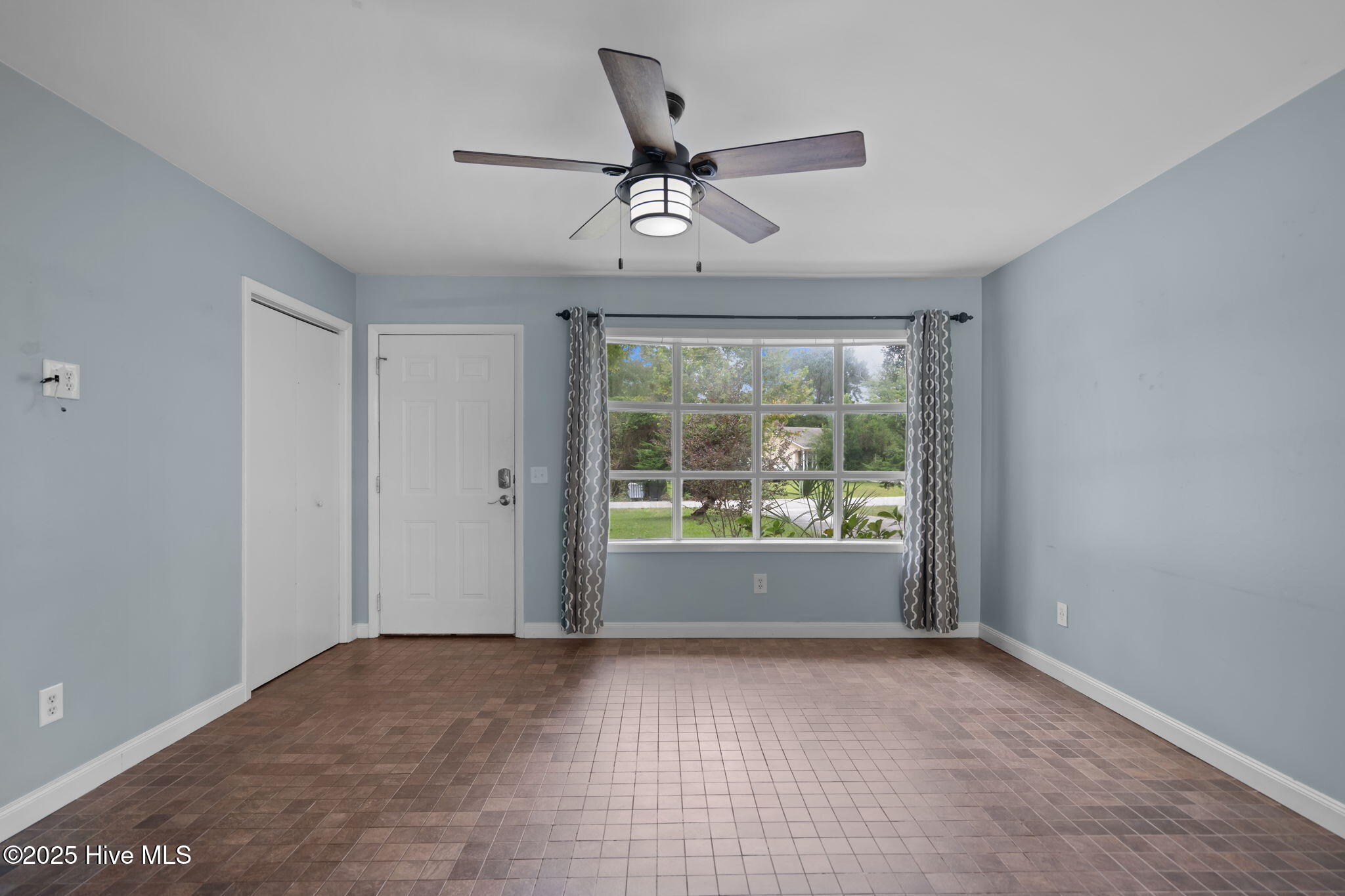 233 Buff Circle Property Photo 8