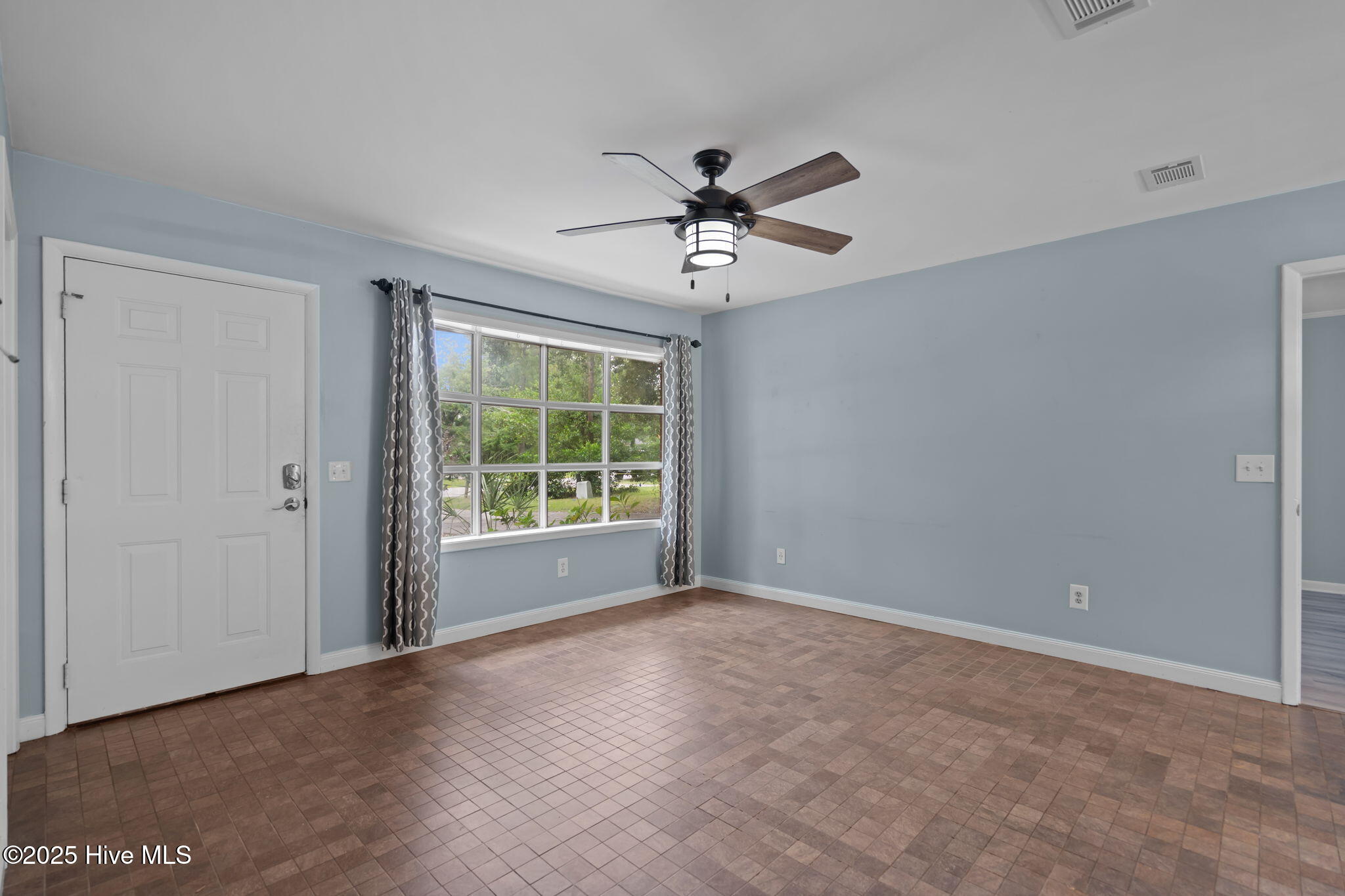 233 Buff Circle Property Photo 9