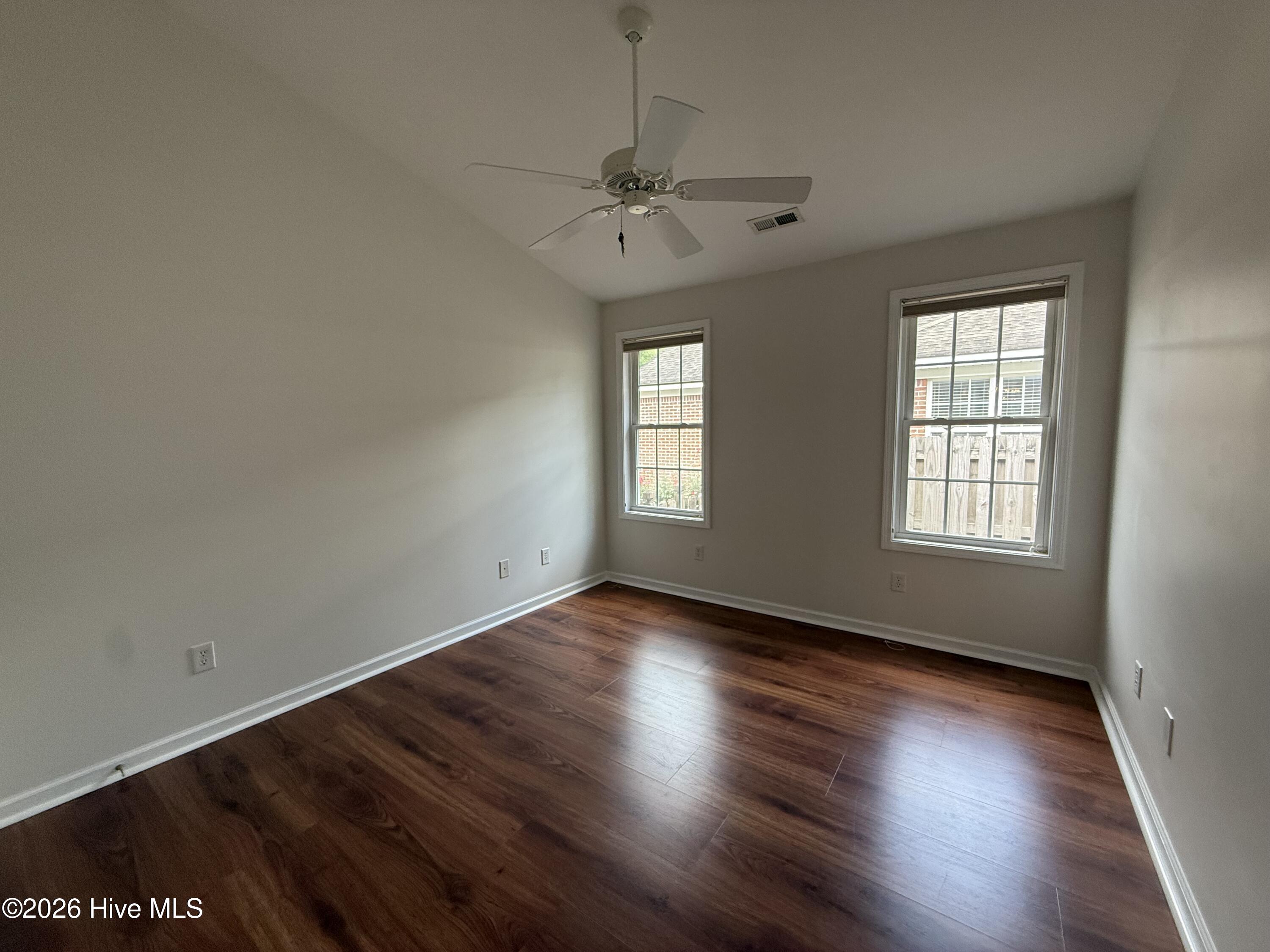 4913 Coronado Drive Property Photo 12