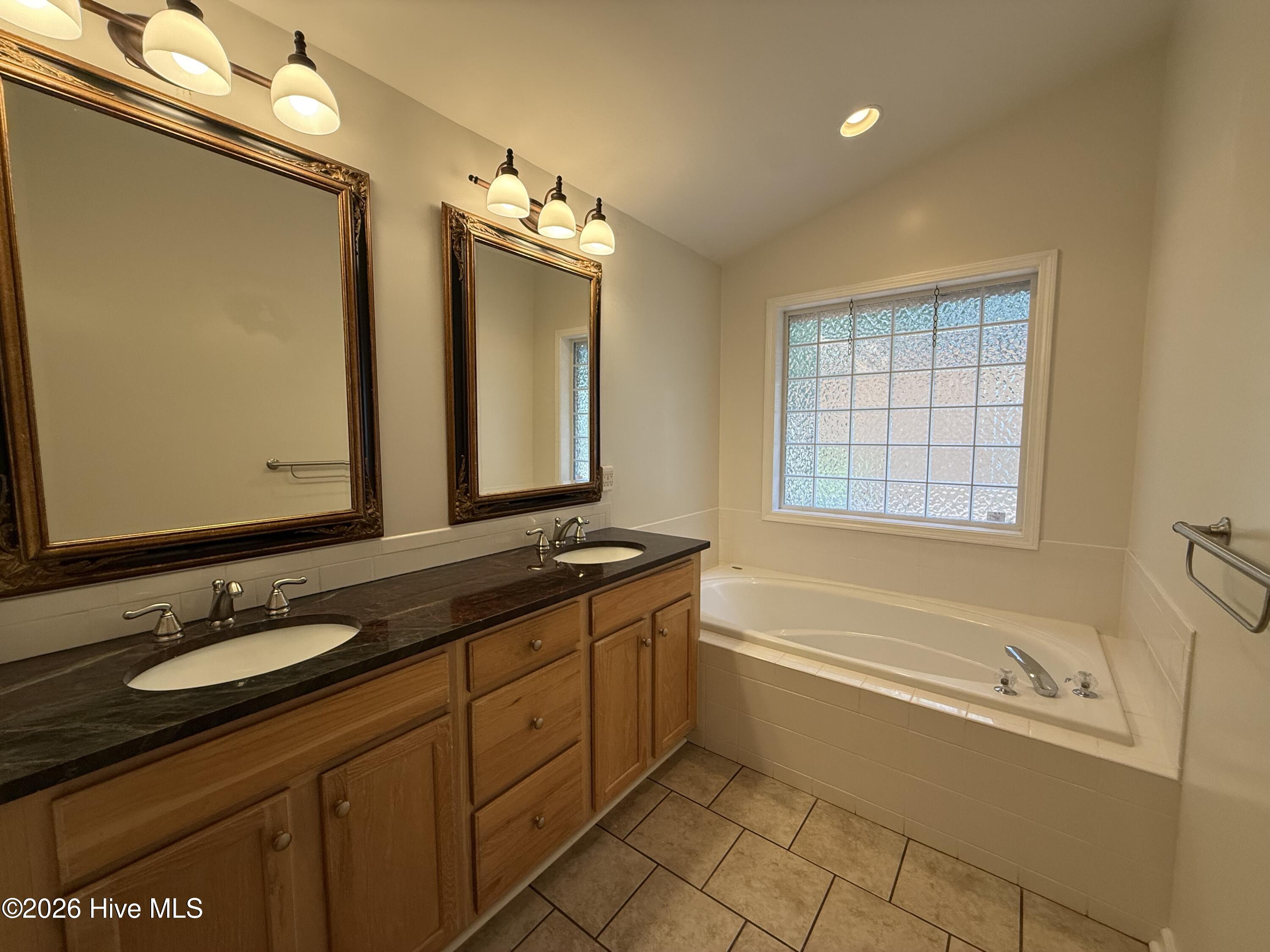 4913 Coronado Drive Property Photo 17
