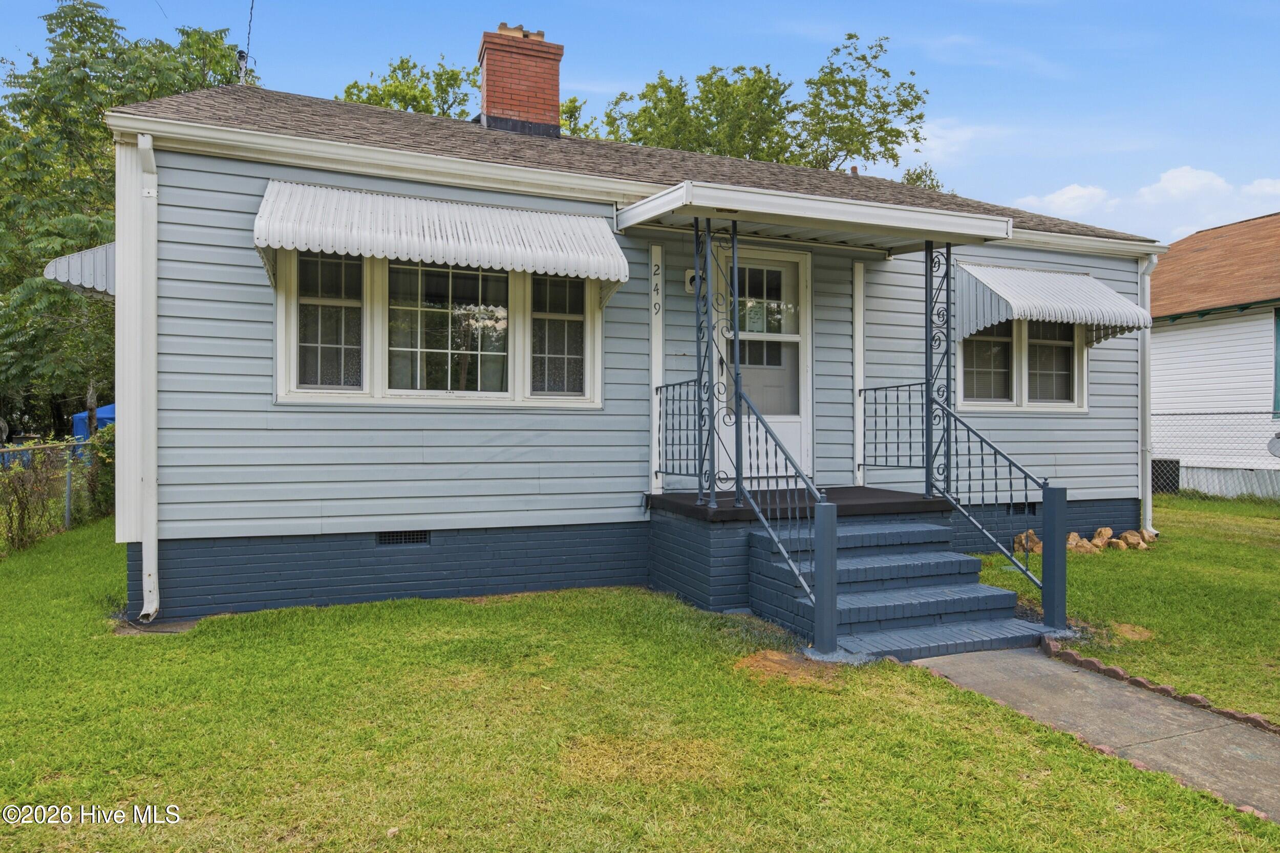 249 Kershaw Street Ne Property Photo 1