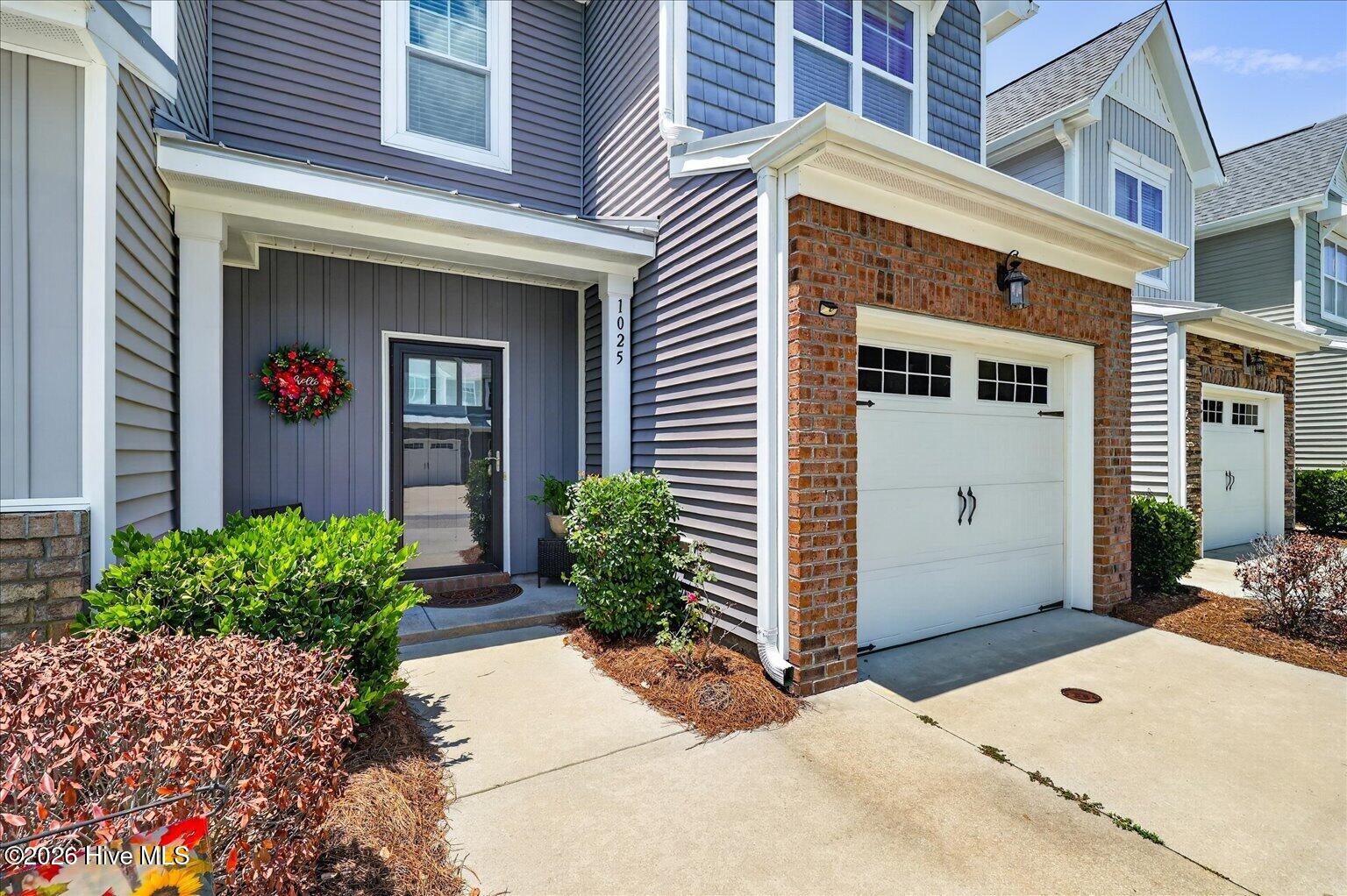 1025 Summer Woods Drive Property Photo 3