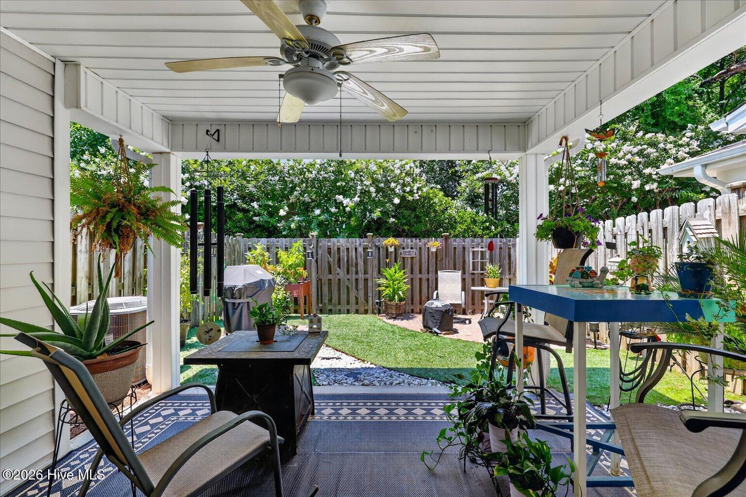 1025 Summer Woods Drive Property Photo 4
