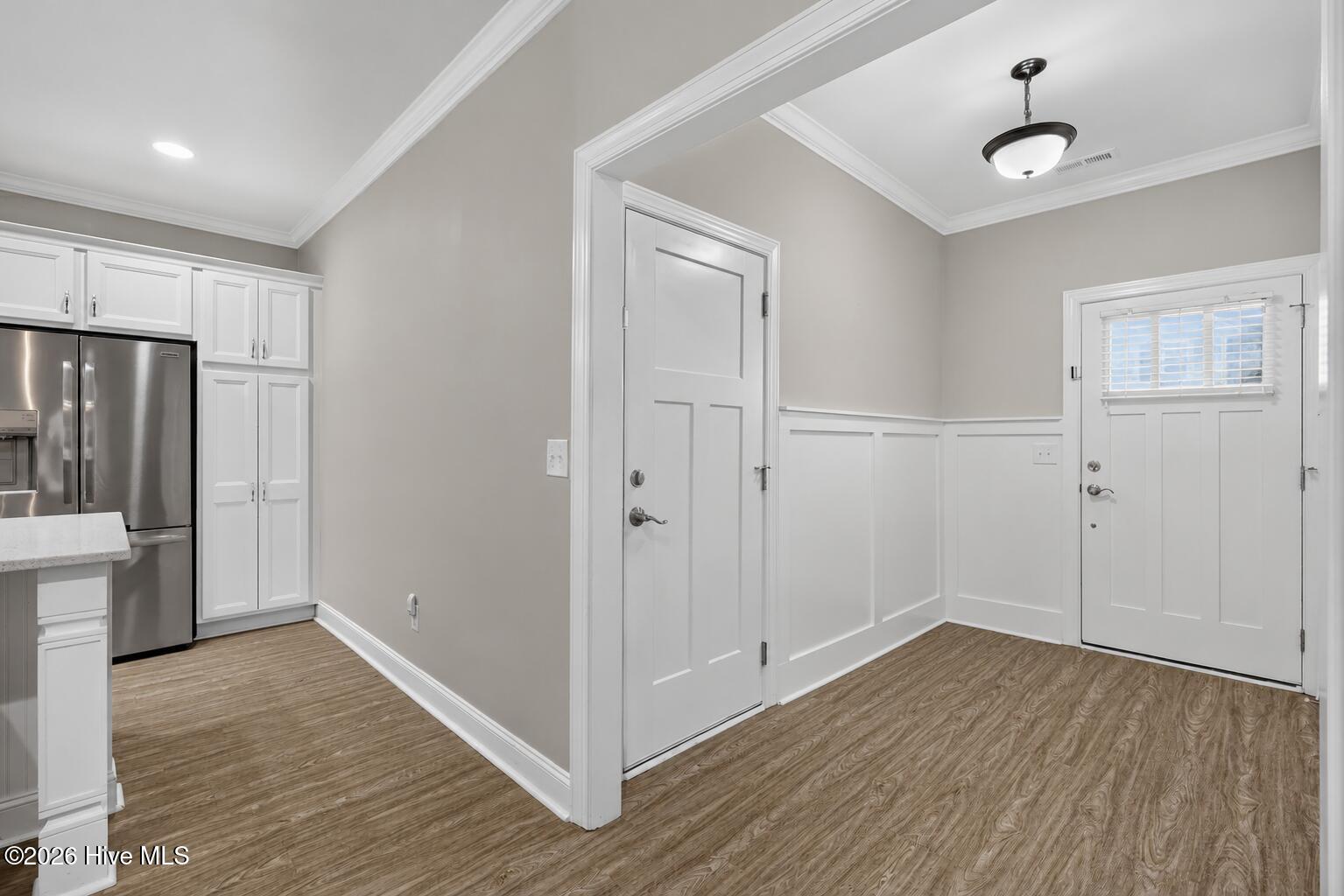 1025 Summer Woods Drive Property Photo 8