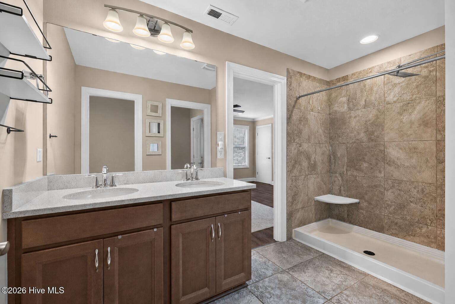 1025 Summer Woods Drive Property Photo 20