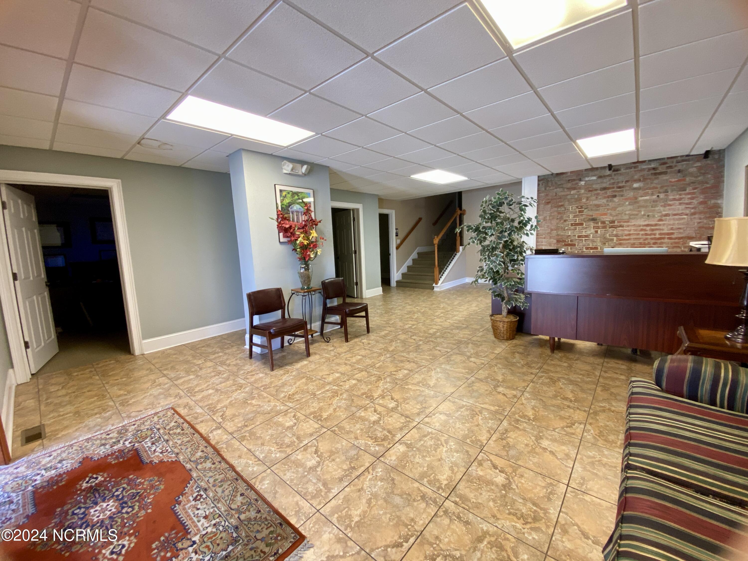 121 Courthouse Drive Property Photo 8