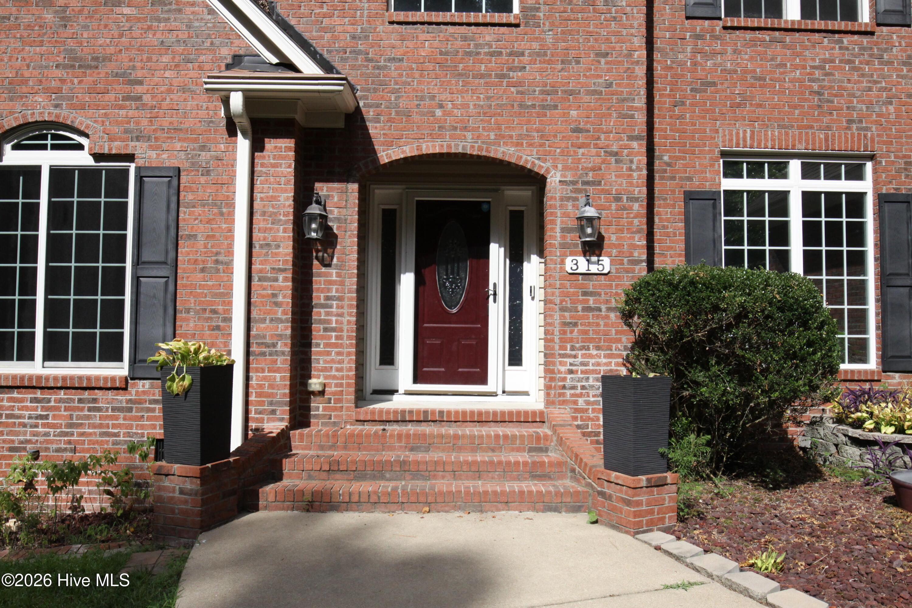 315 Chestnut Drive Property Photo 3
