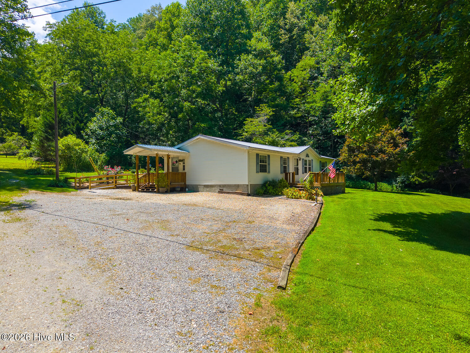 394 Anderson Road Property Photo 3