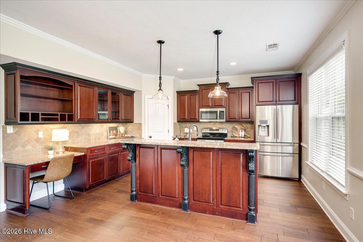 931 Forest Drive Property Photo 3