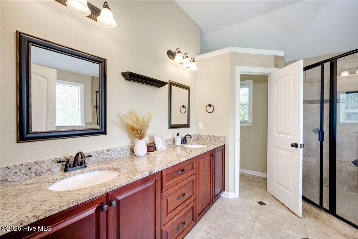 931 Forest Drive Property Photo 5