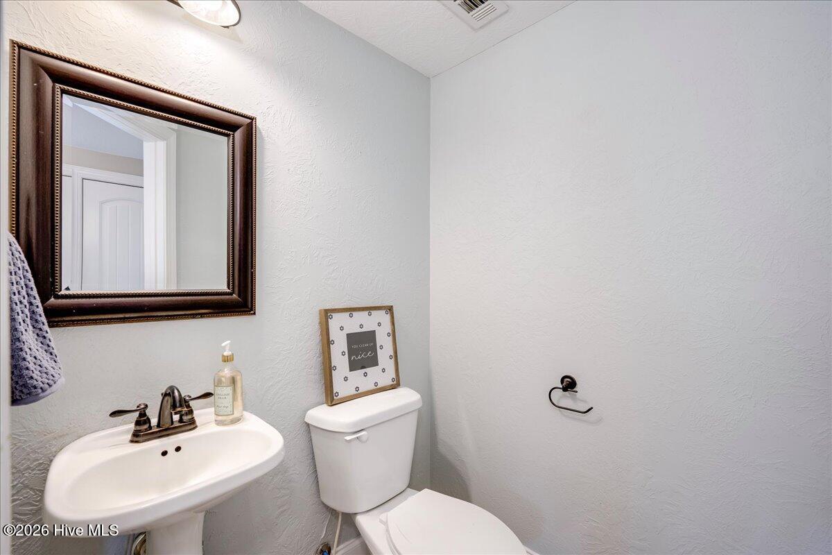 931 Forest Drive Property Photo 42