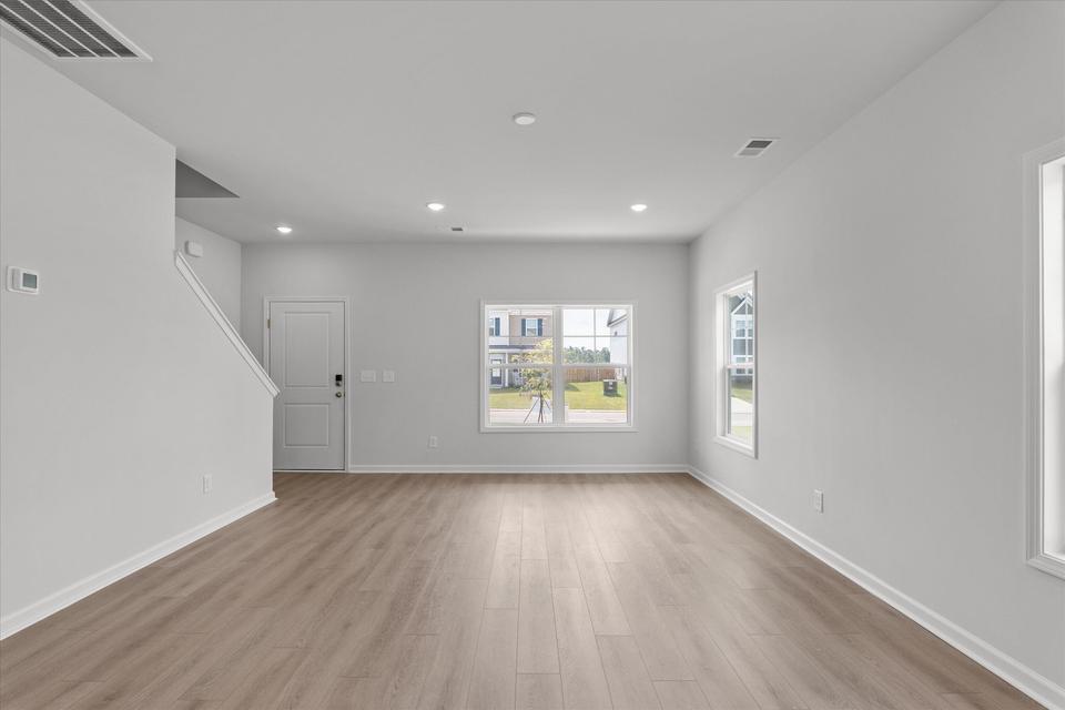 7070 Mongolian Oak Drive Nw Property Photo 5