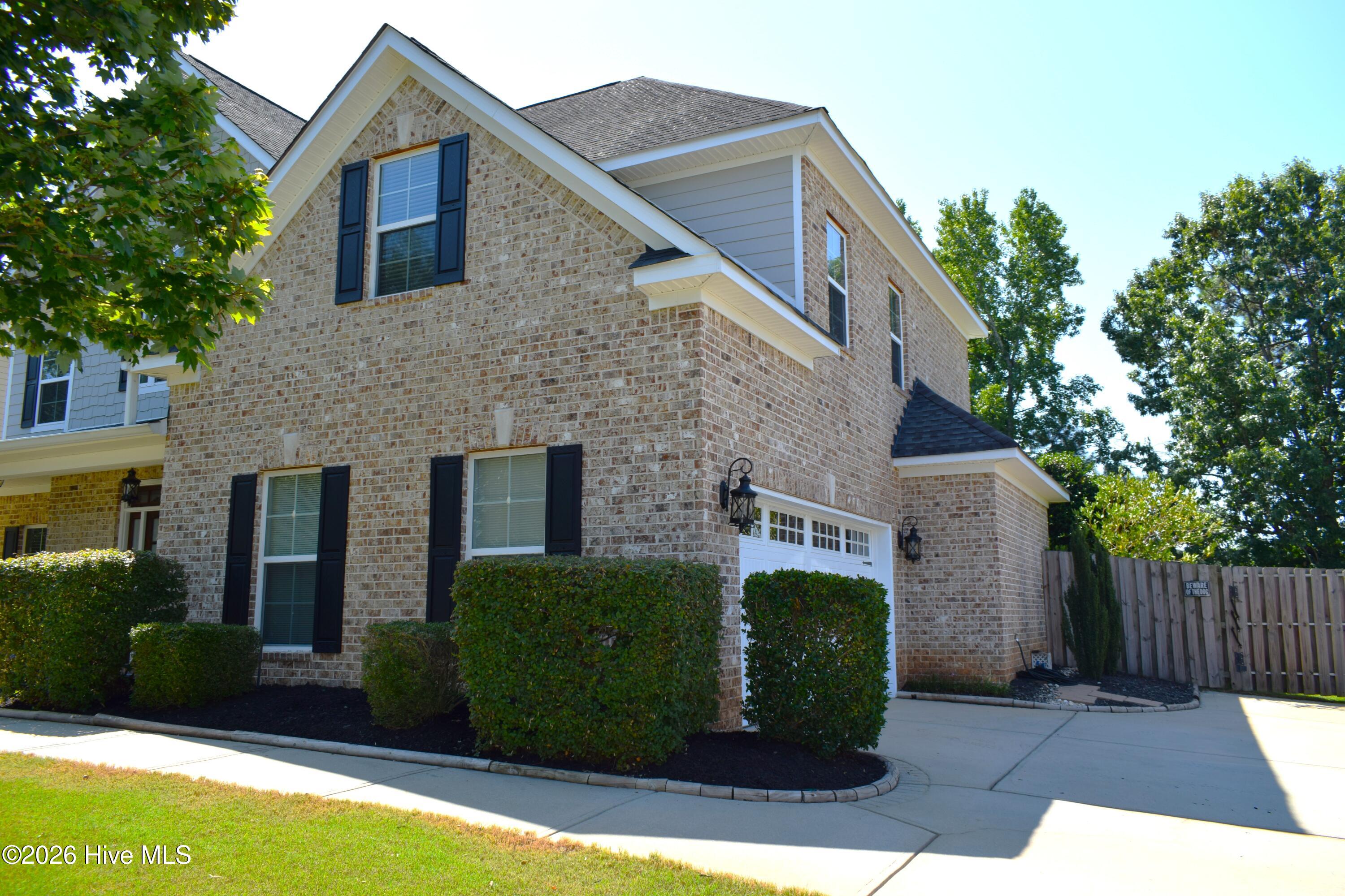 1011 Winding Trail Property Photo 3