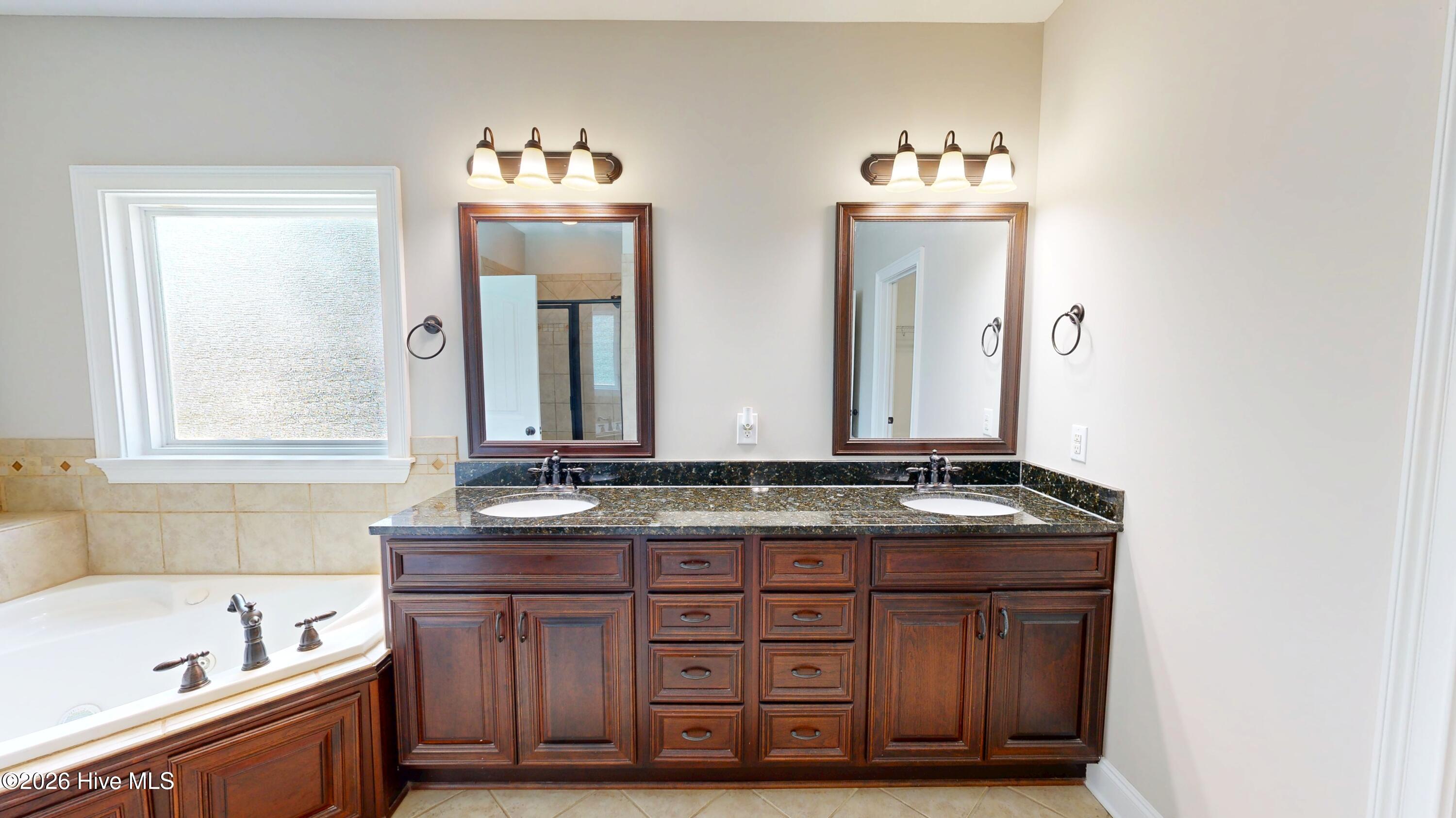 1011 Winding Trail Property Photo 33