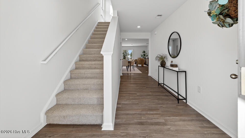 507 Chestnut Oak Drive Property Photo 2