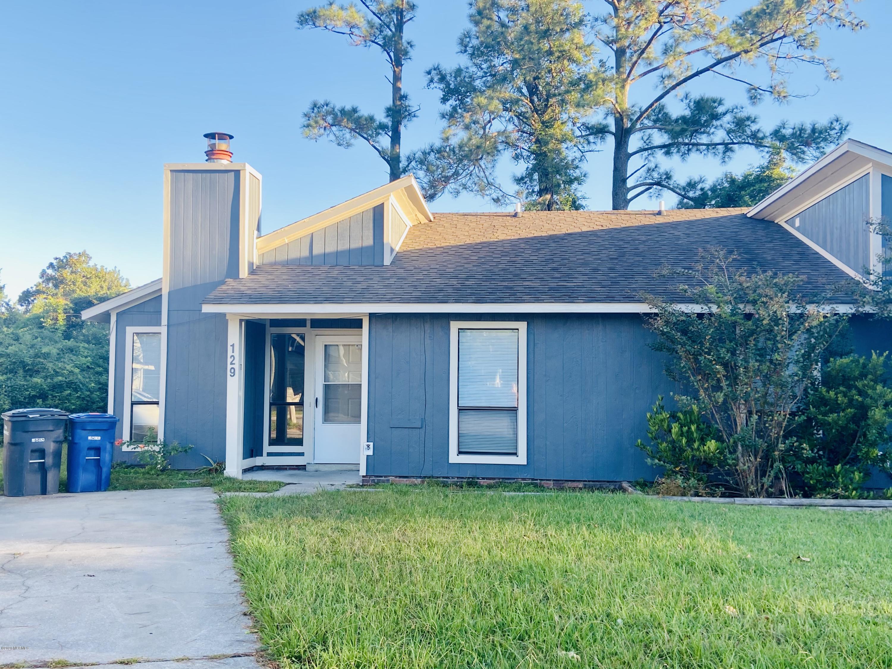 129 Village Circle Property Photo 1