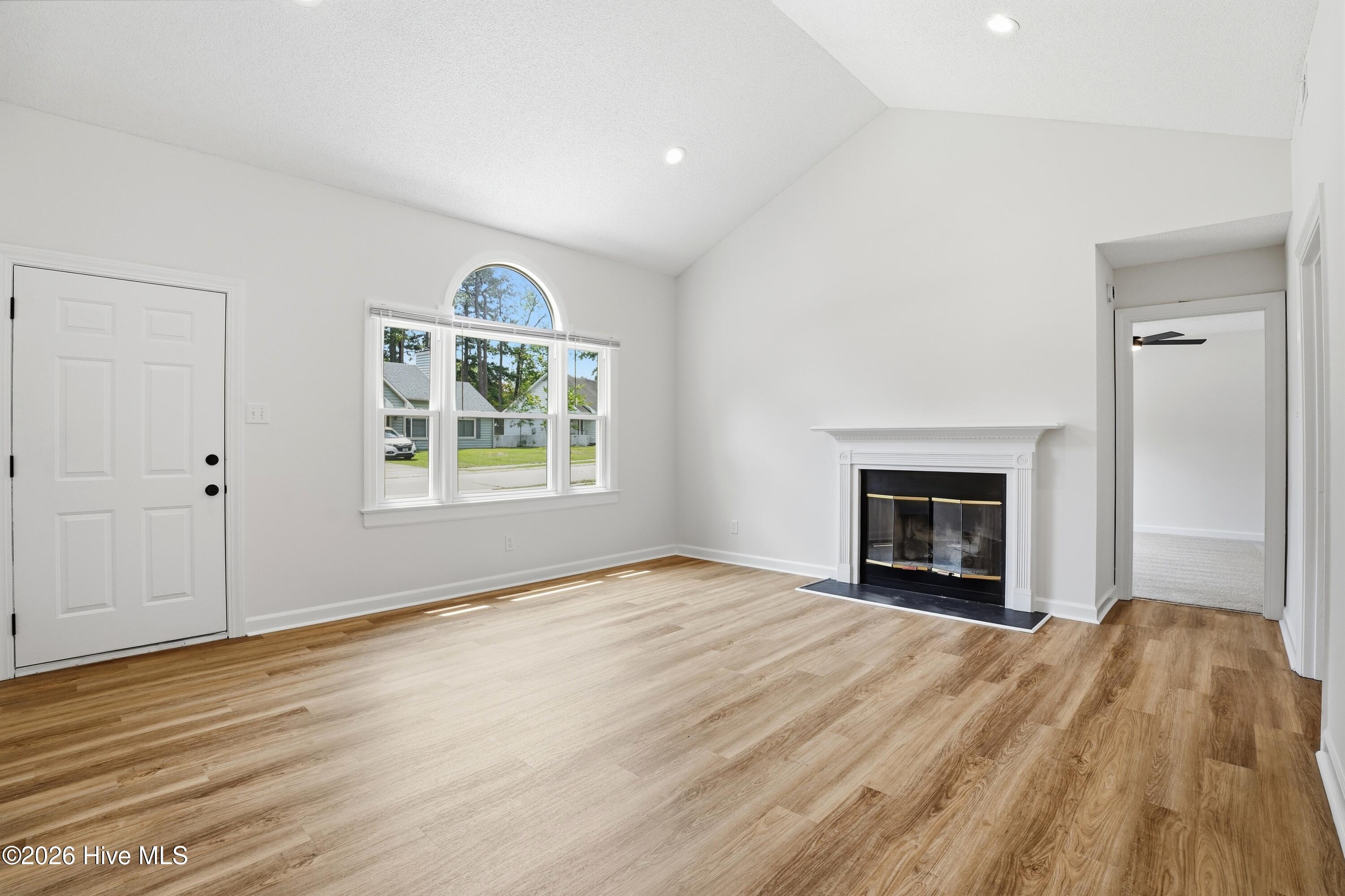 1040 Southbriar Drive Property Photo 6