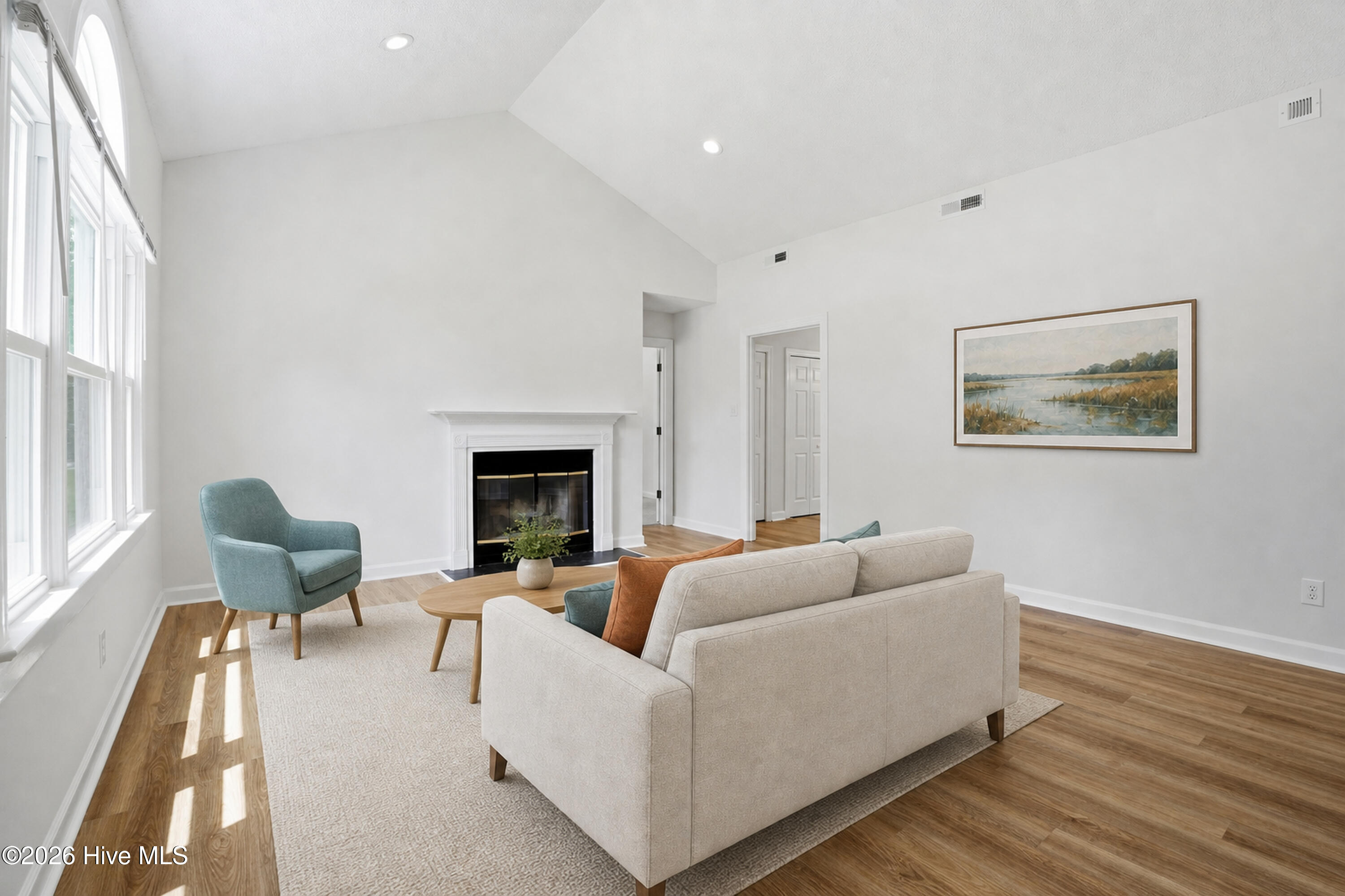 1040 Southbriar Drive Property Photo 8